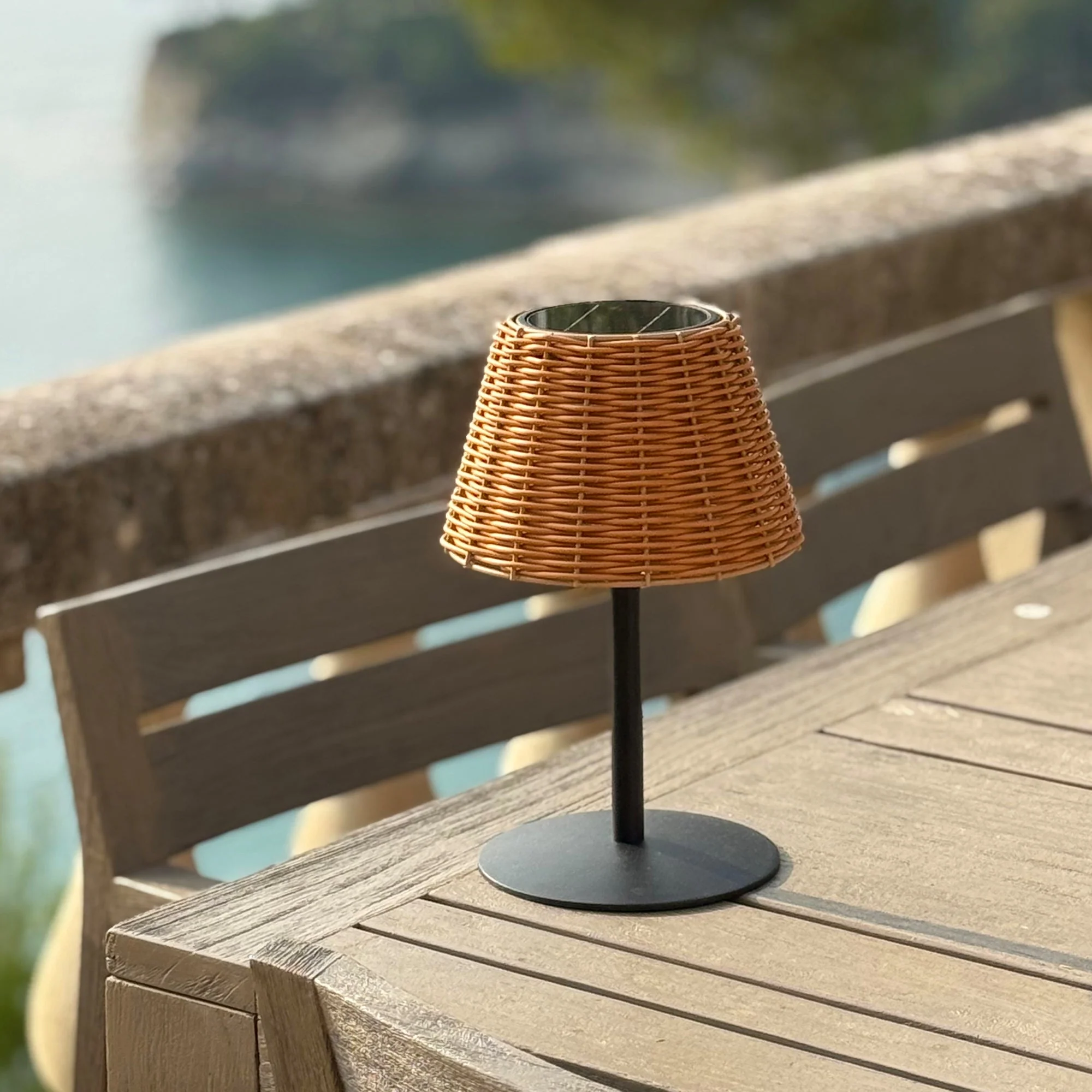 Lampe De Table Solaire - Amira Solar - Image 3