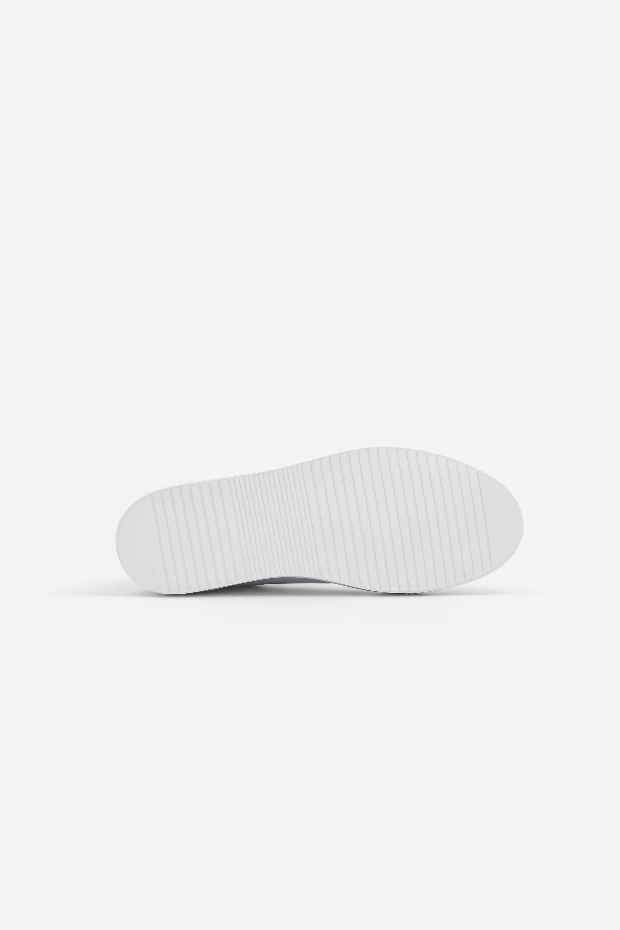 B0 - Full White - Image 6