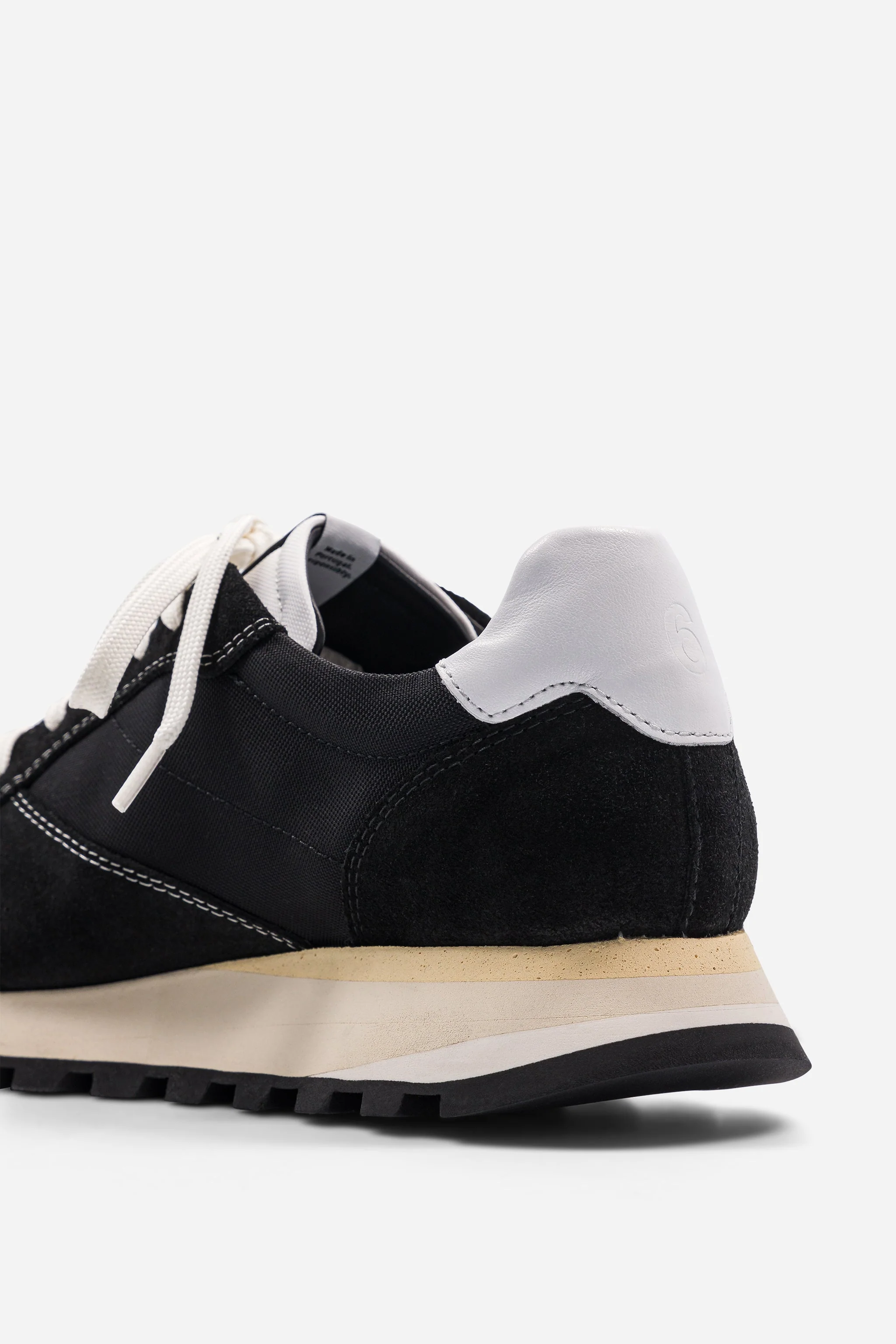 B6 - Black - Image 3