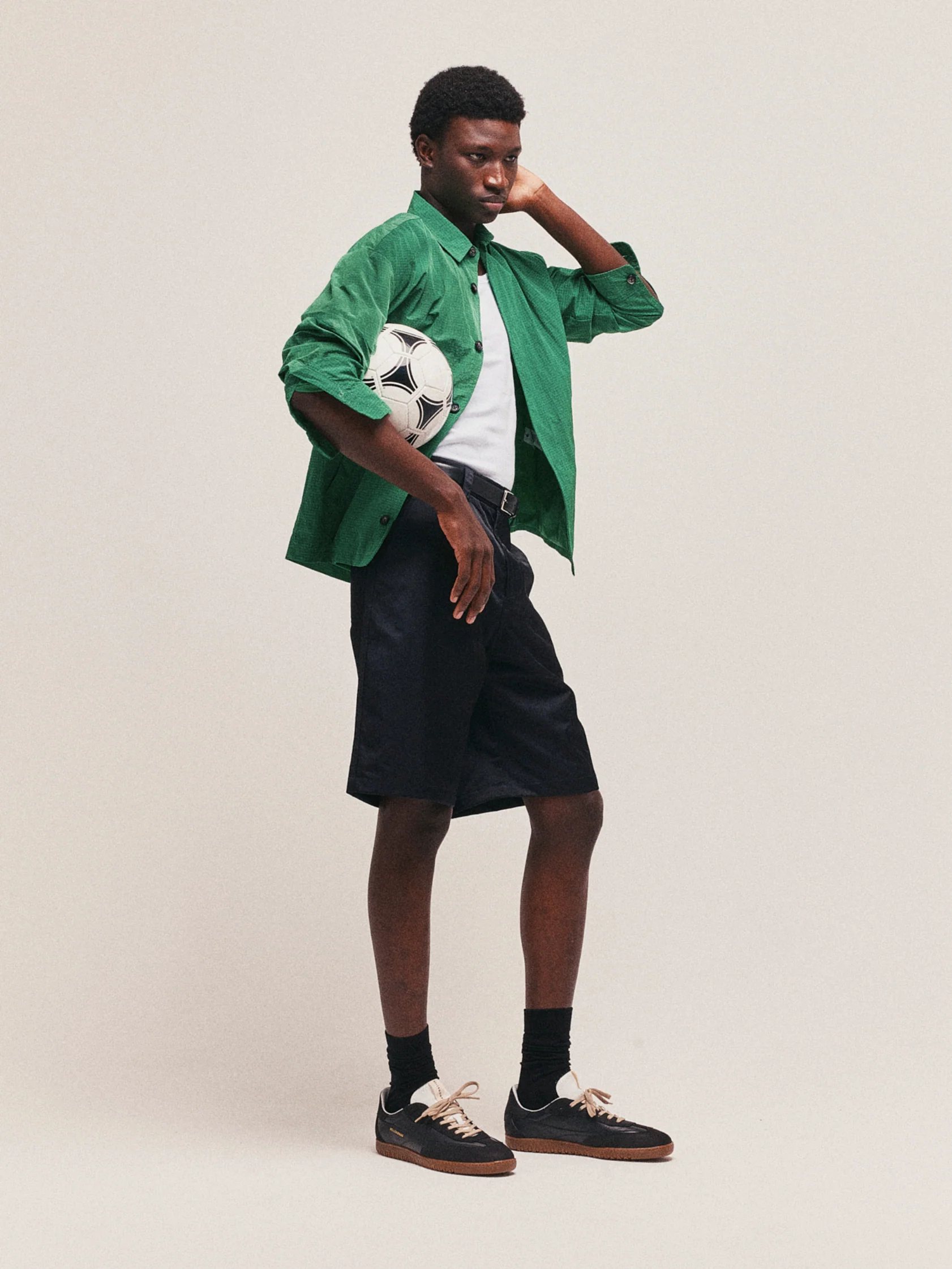 B7 - Black - Image 7