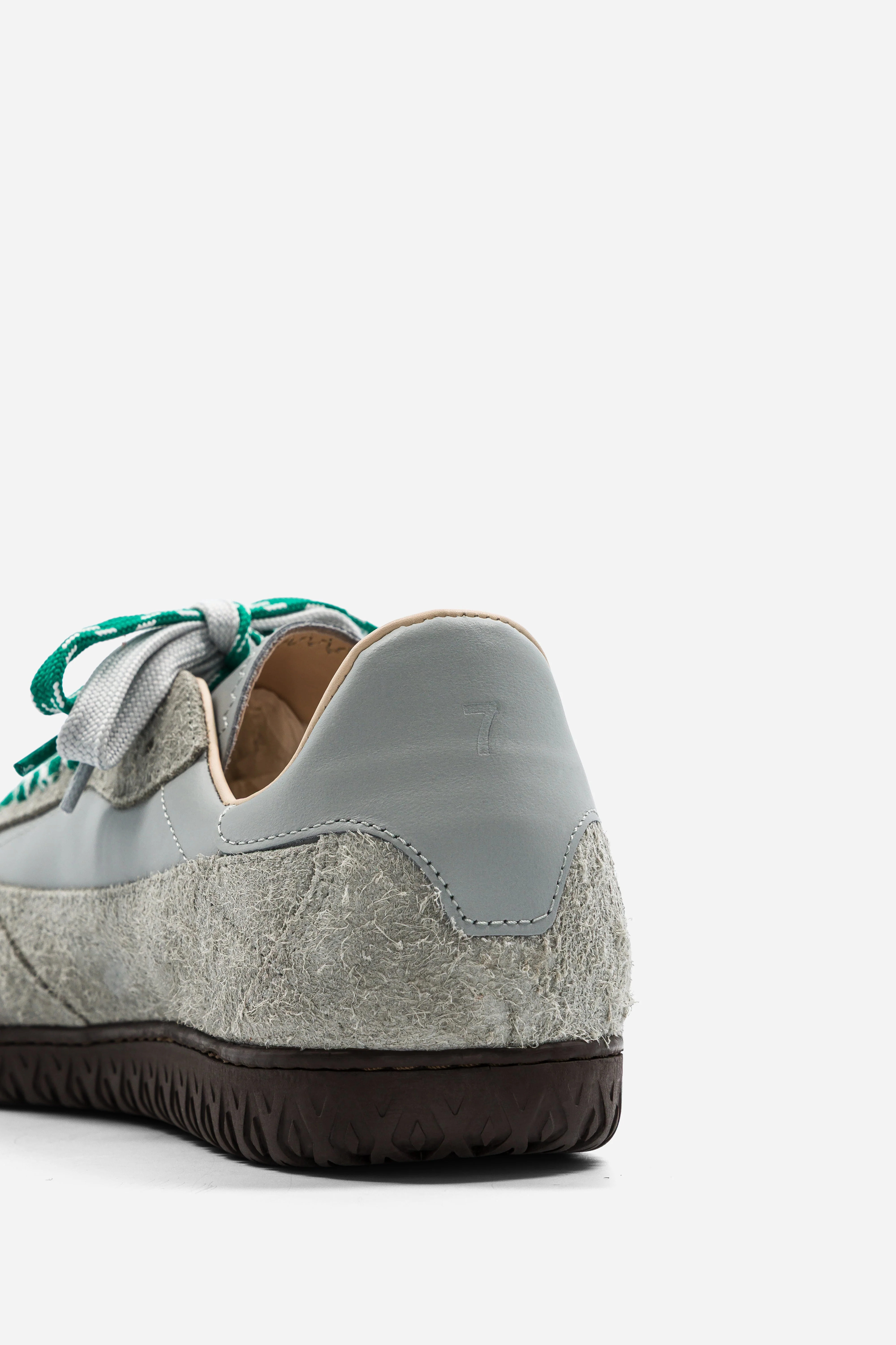 B7 - Hairy Grey - Image 3