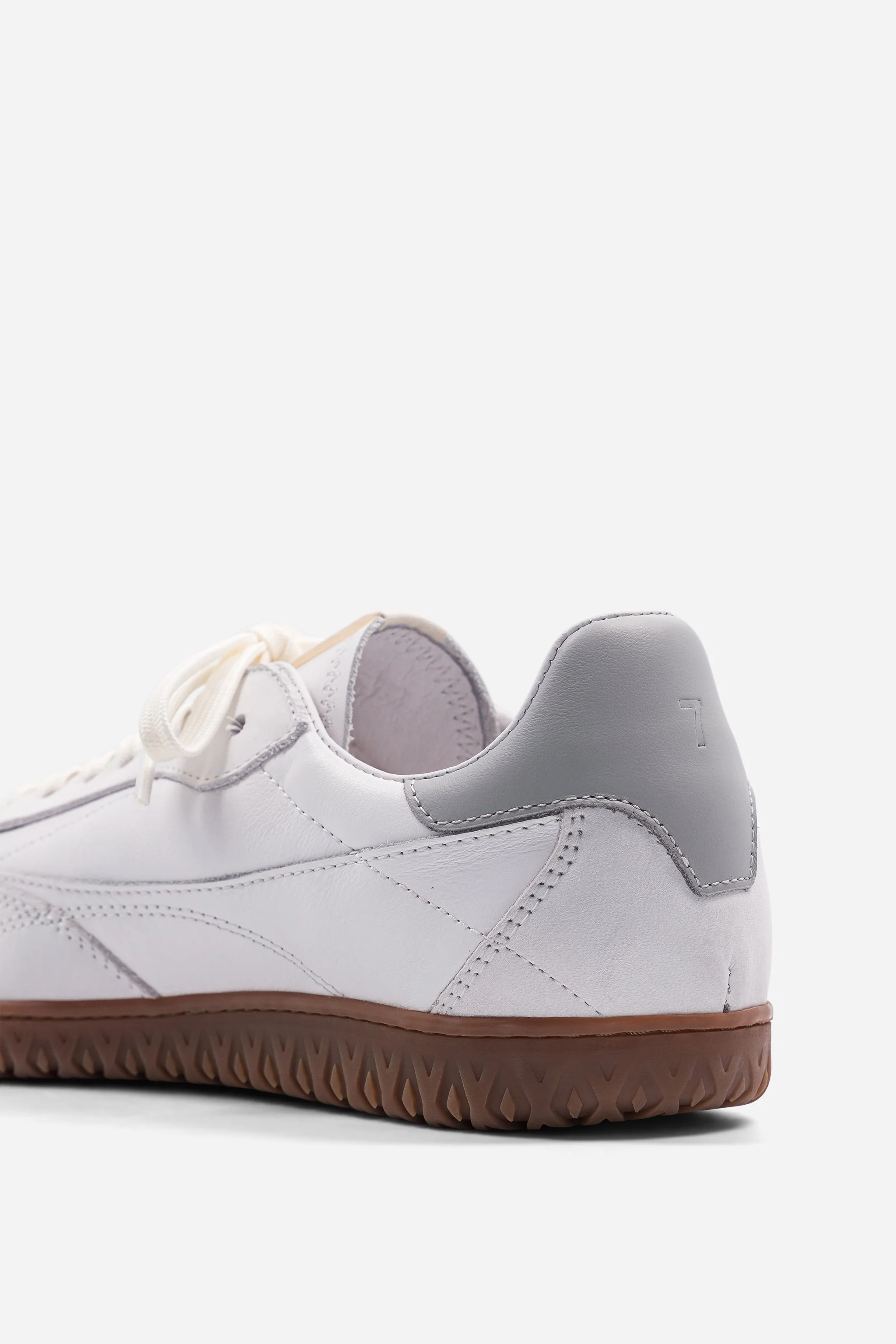 B7 - White - Image 3