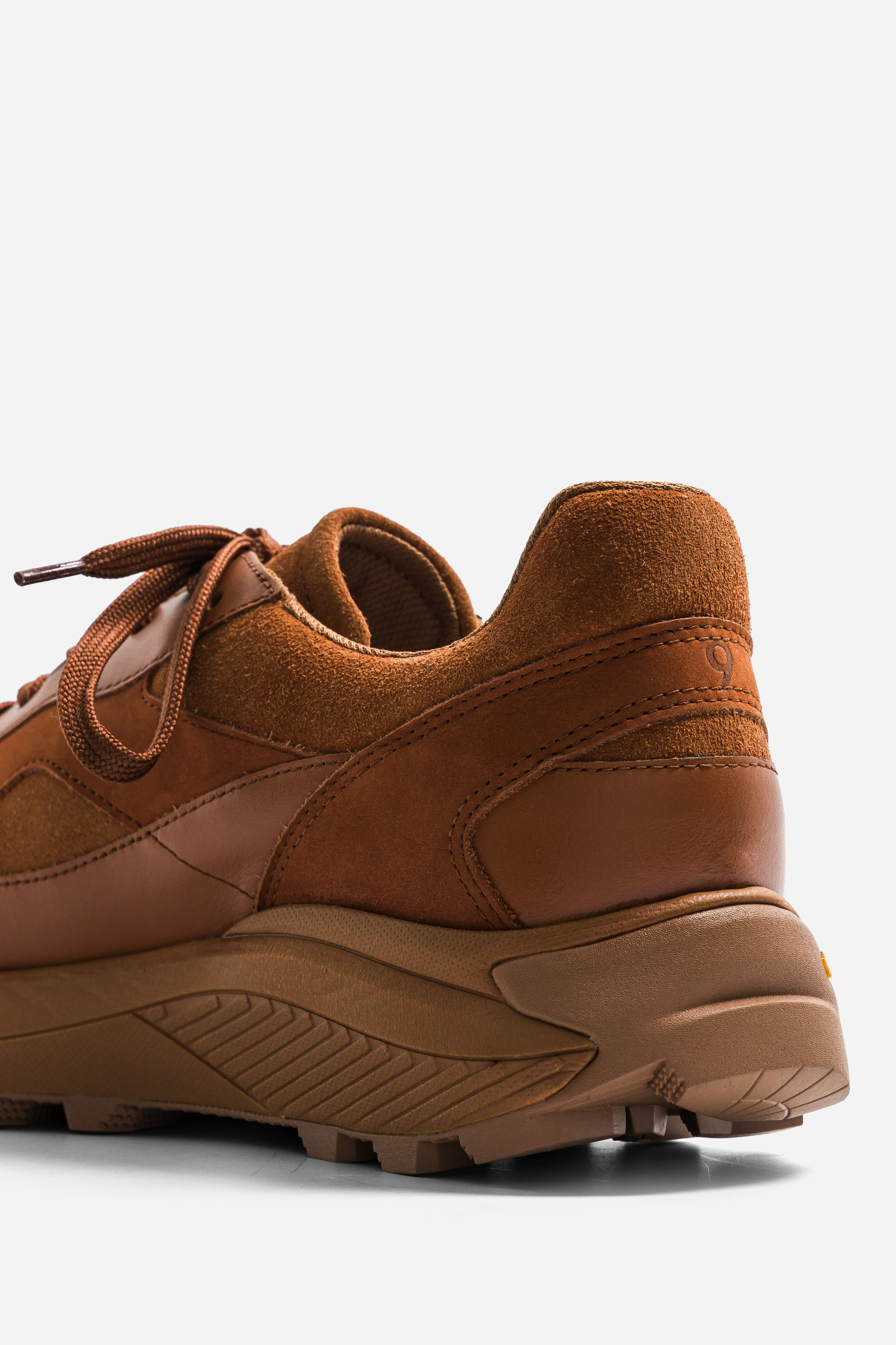 B9 - Caramel - Image 3