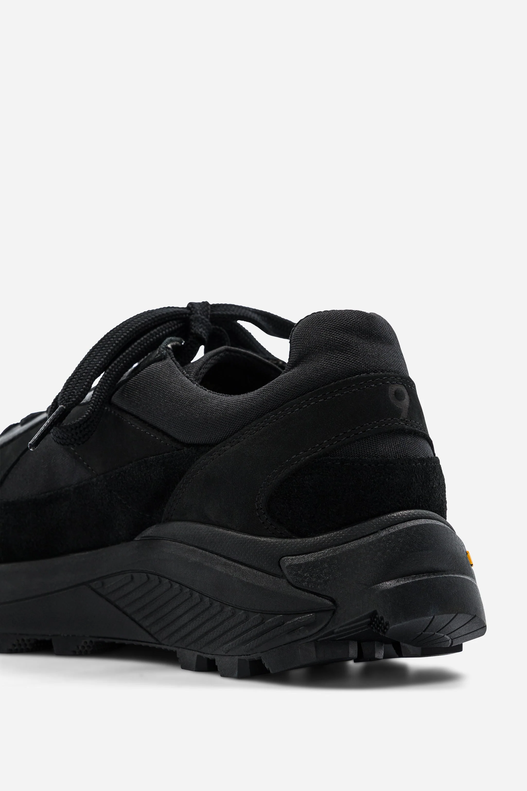 B9 - Full Black - Image 3