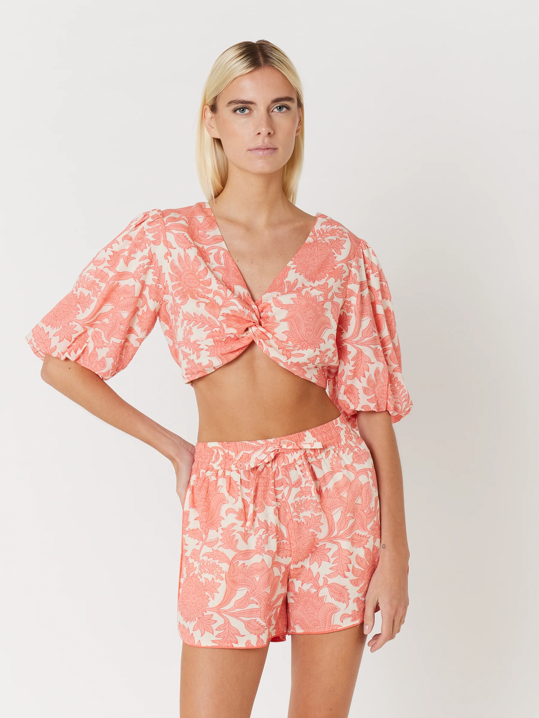 Crop Top Imprimé Noue Devant - Madeira - Image 4