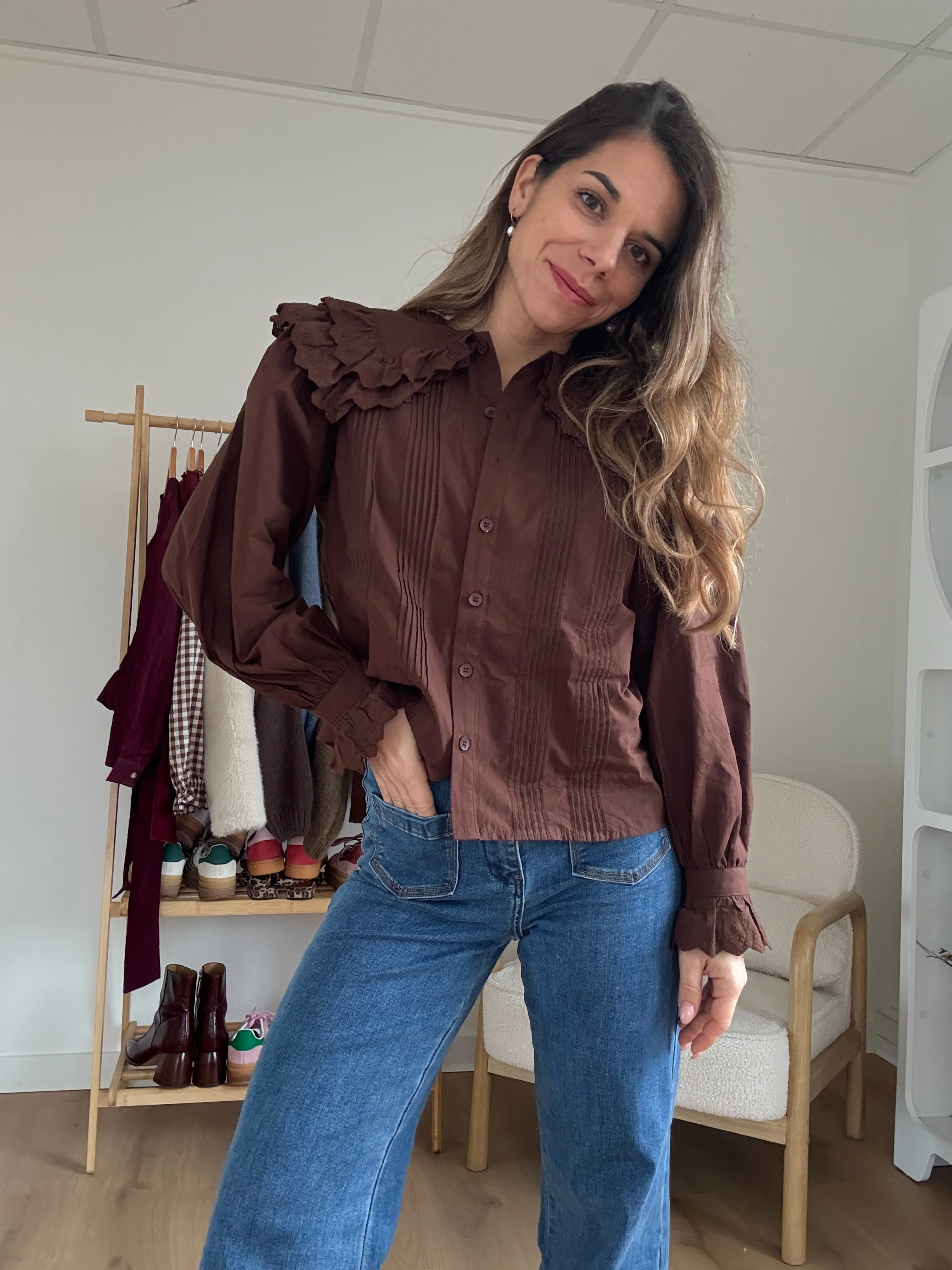 Blouse À Col Large Chocolat Agnès - Image 10