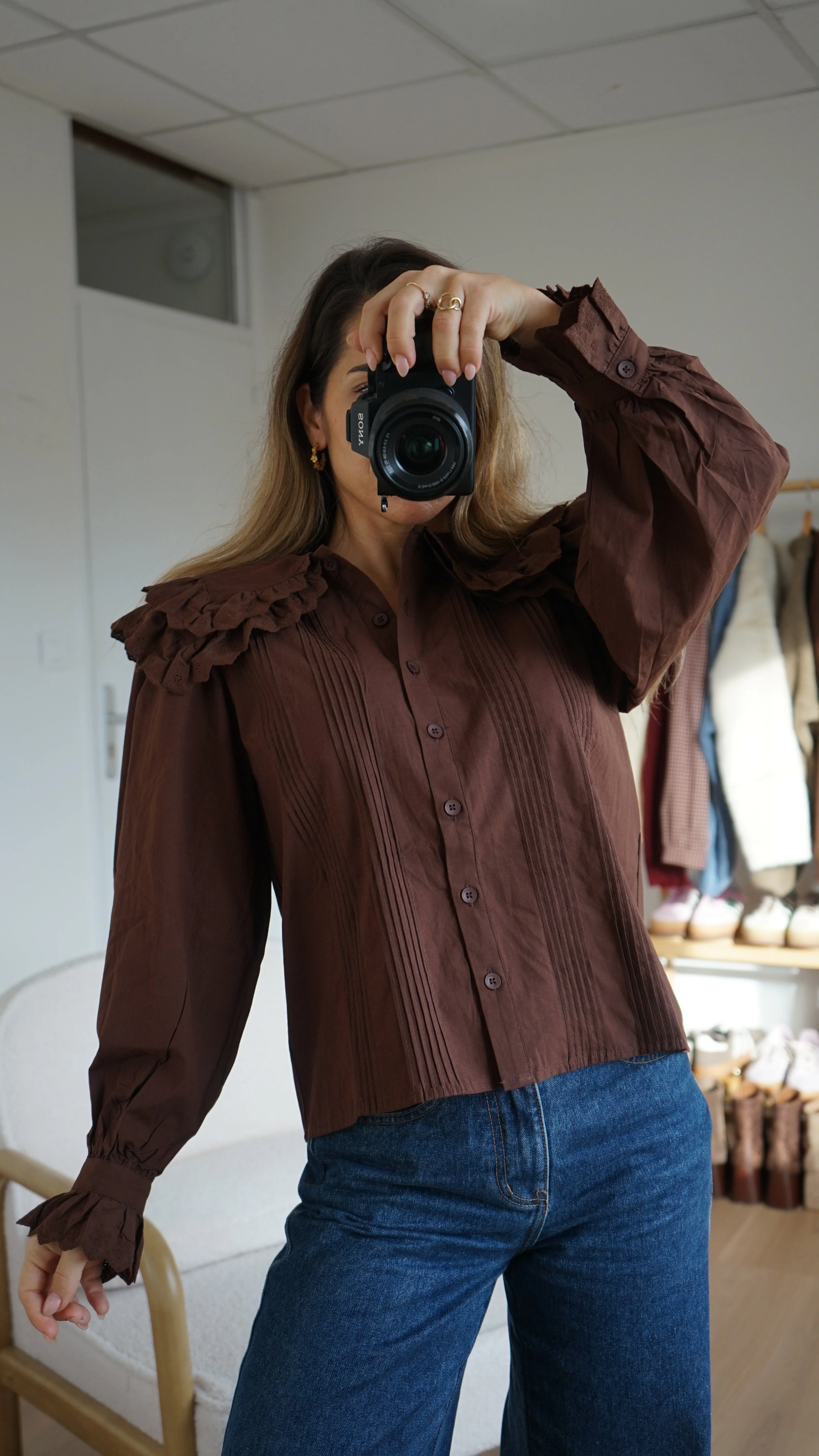 Blouse À Col Large Chocolat Agnès - Image 4