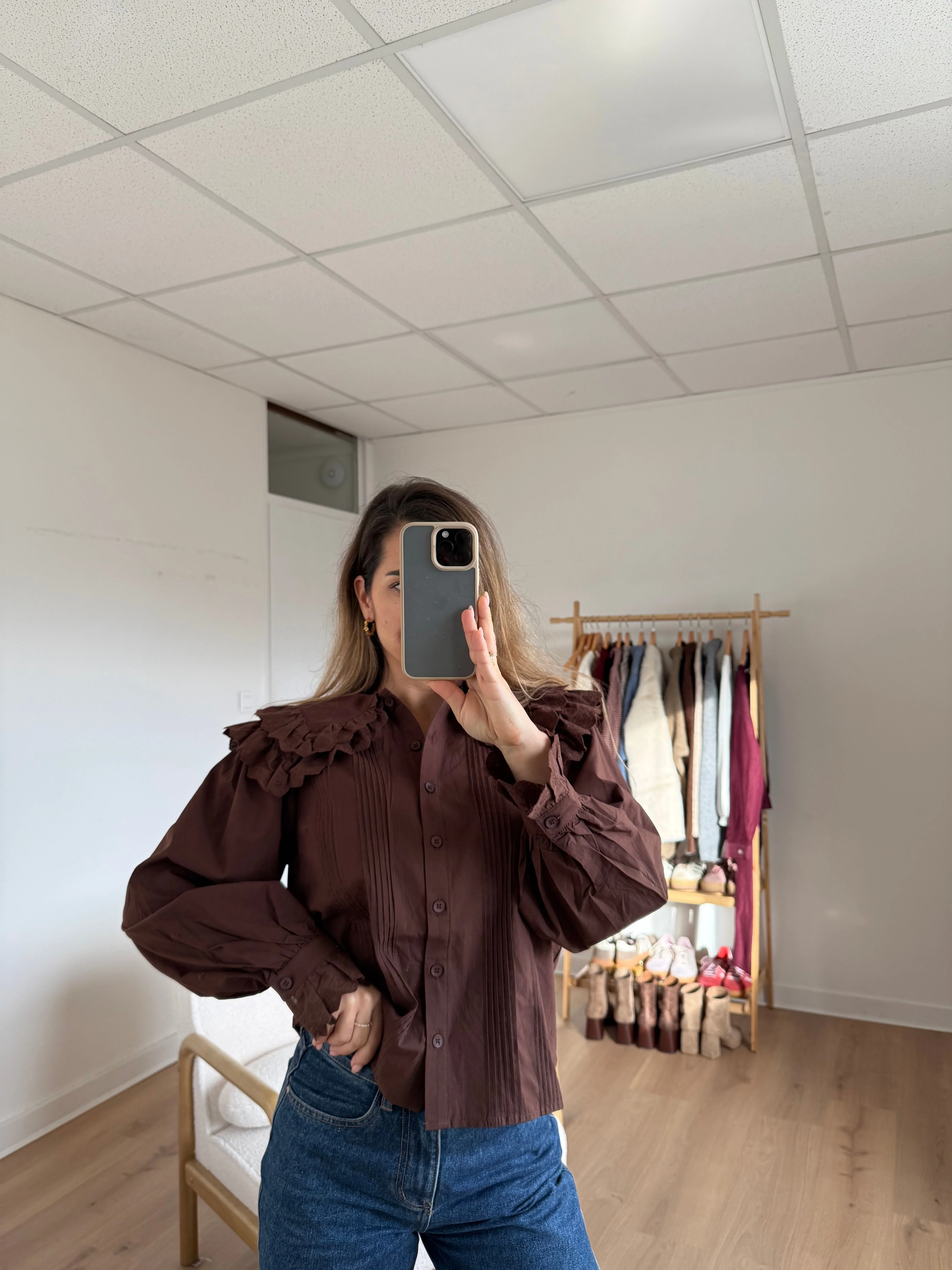 Blouse À Col Large Chocolat Agnès - Image 7