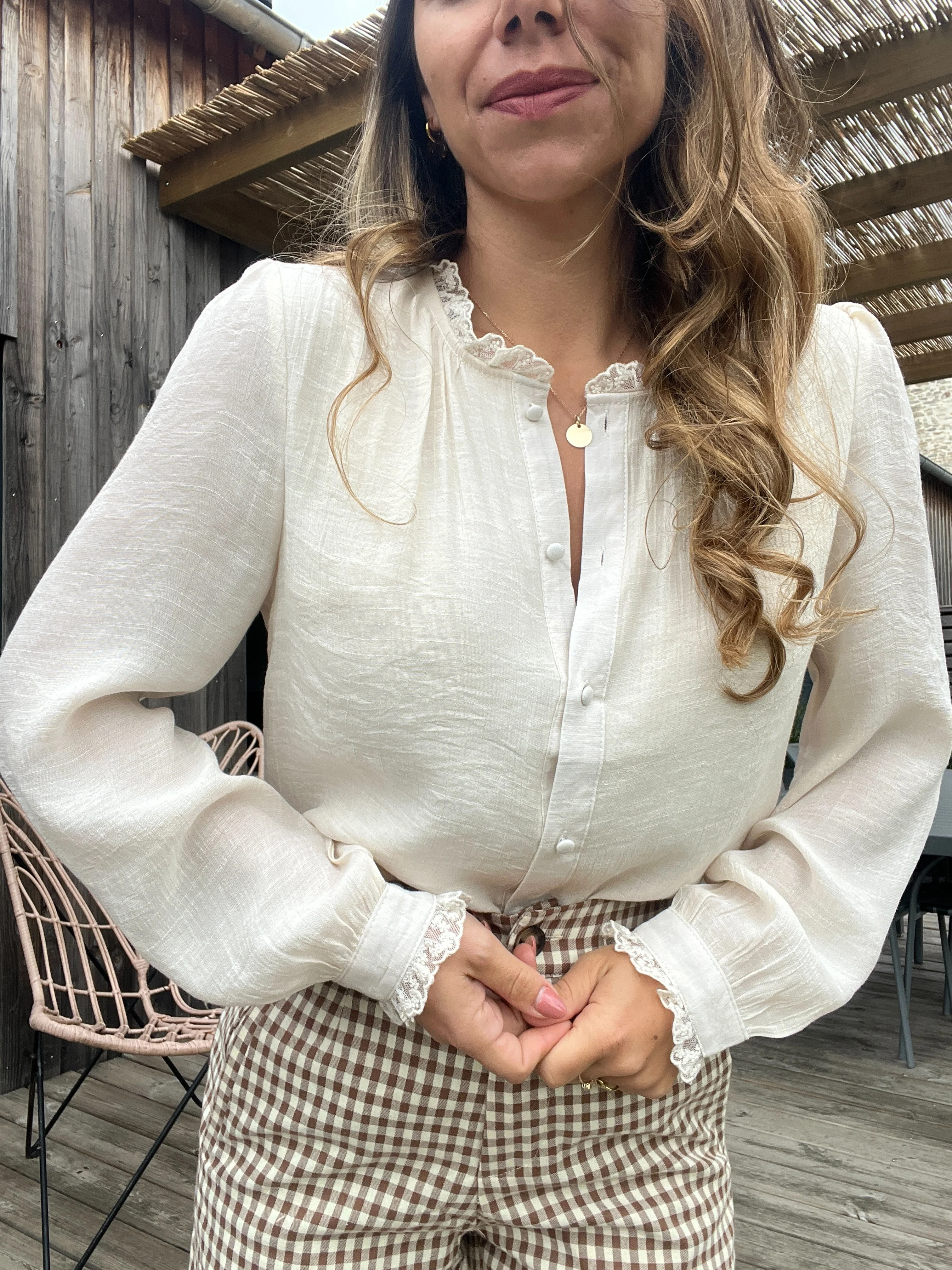 Blouse Beige Catherine - Image 6