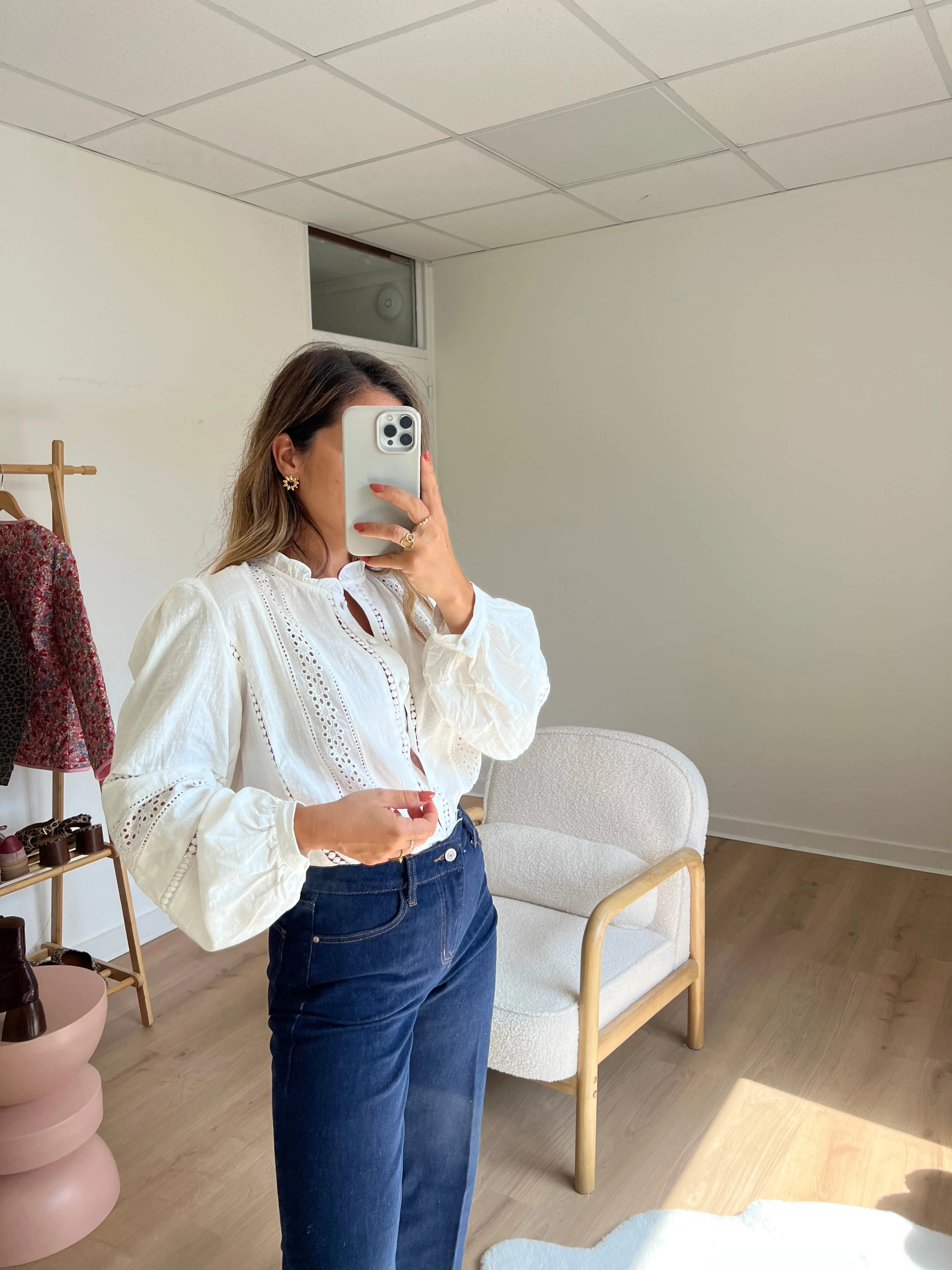 Blouse Blanche Avec Des Broderies Colombe - Image 12