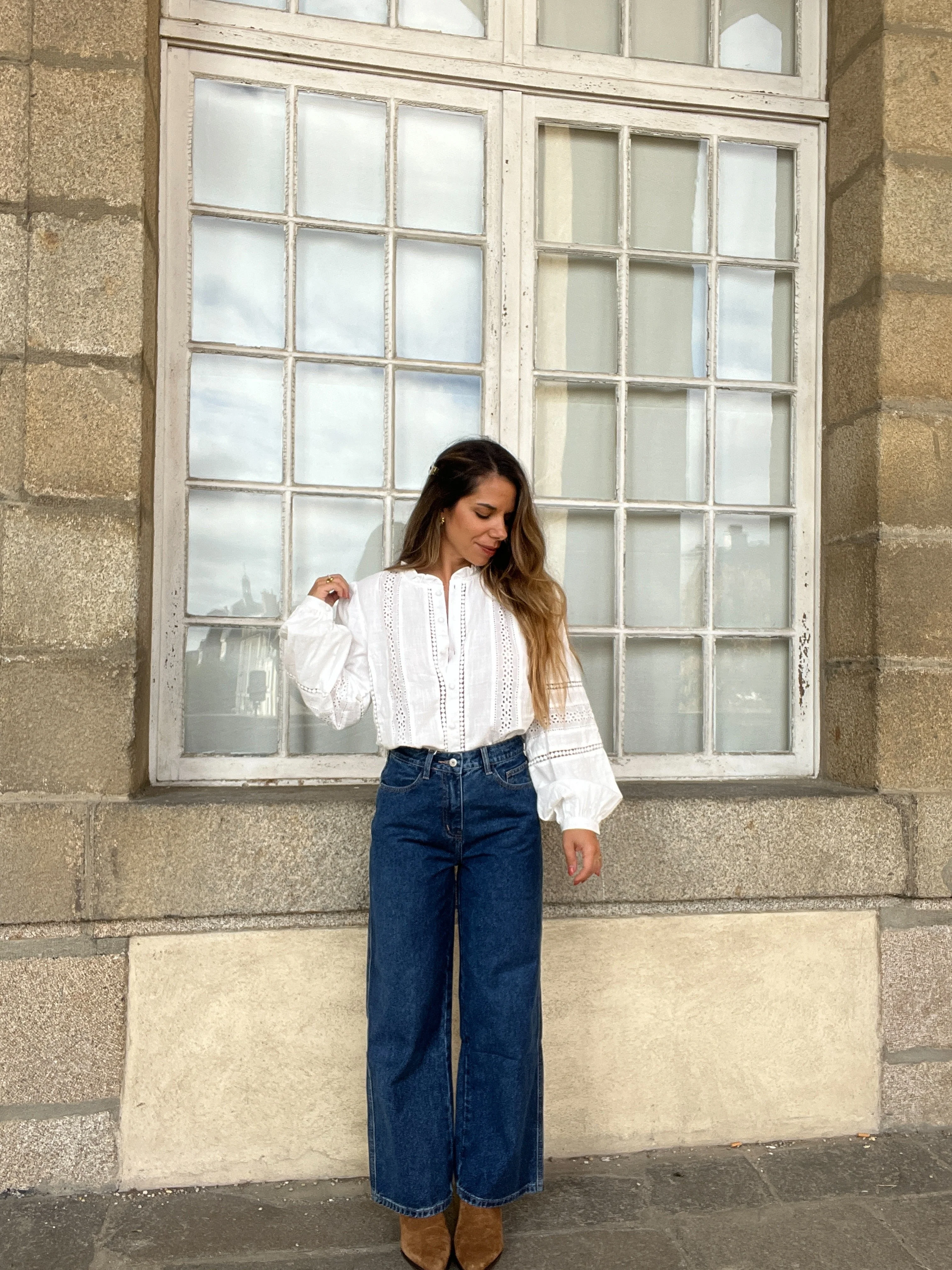Blouse Blanche Avec Des Broderies Colombe - Image 2