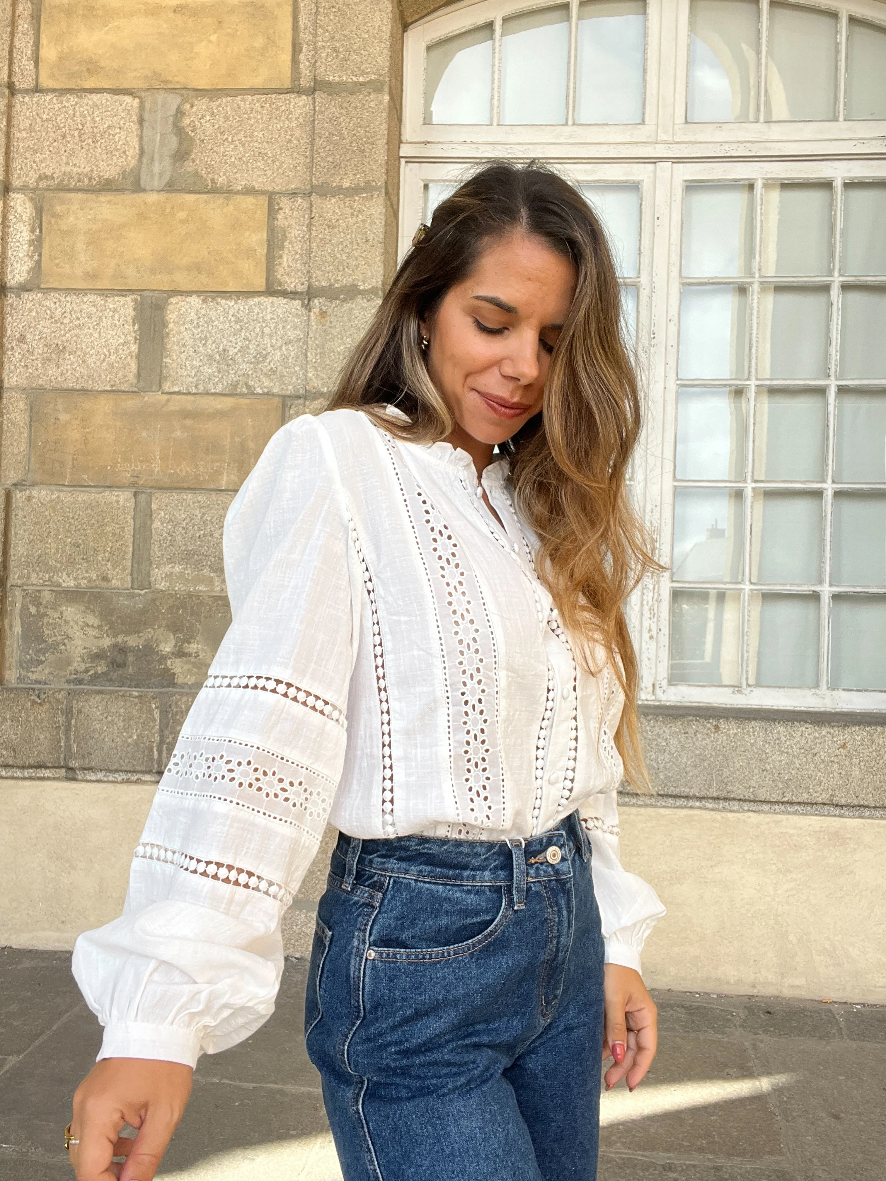 Blouse Blanche Avec Des Broderies Colombe - Image 6