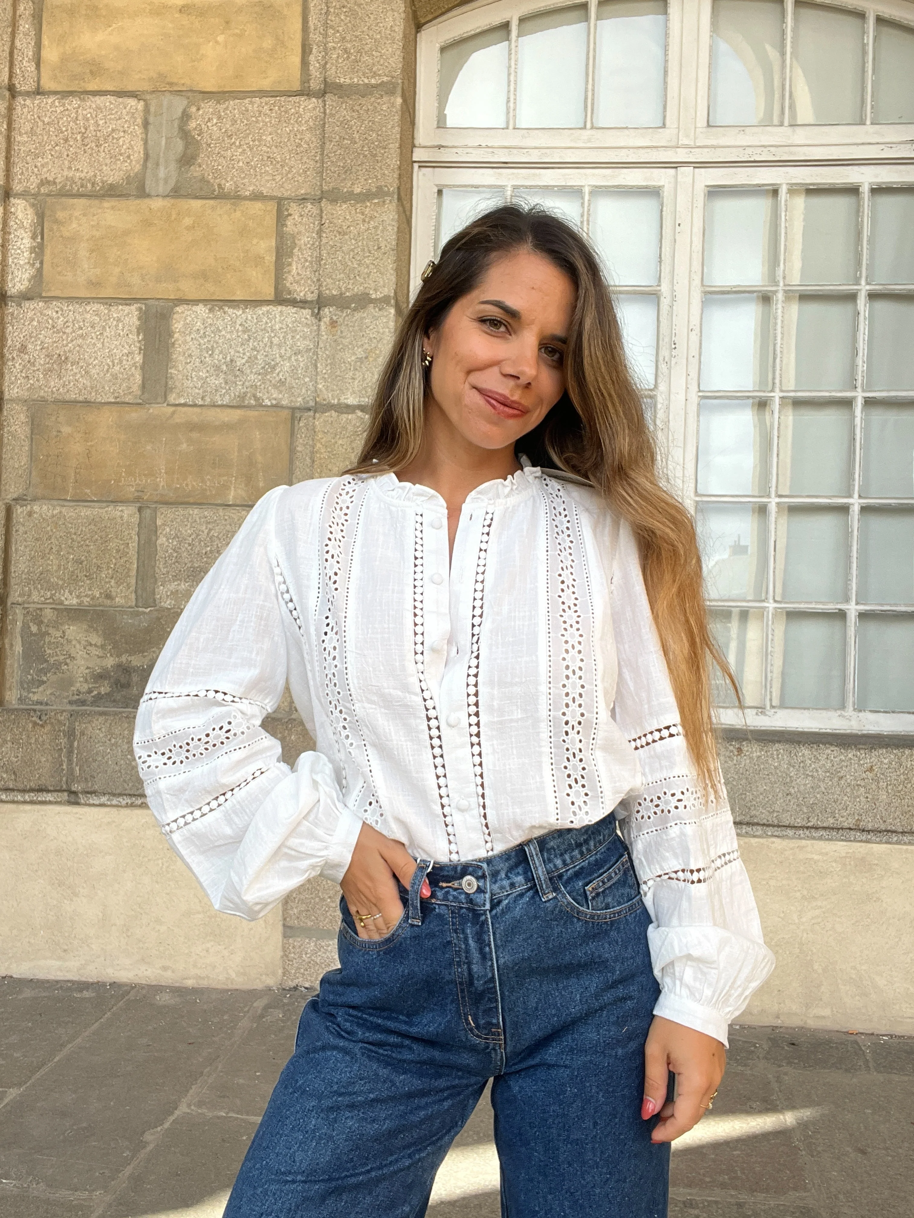 Blouse Blanche Avec Des Broderies Colombe - Image 8