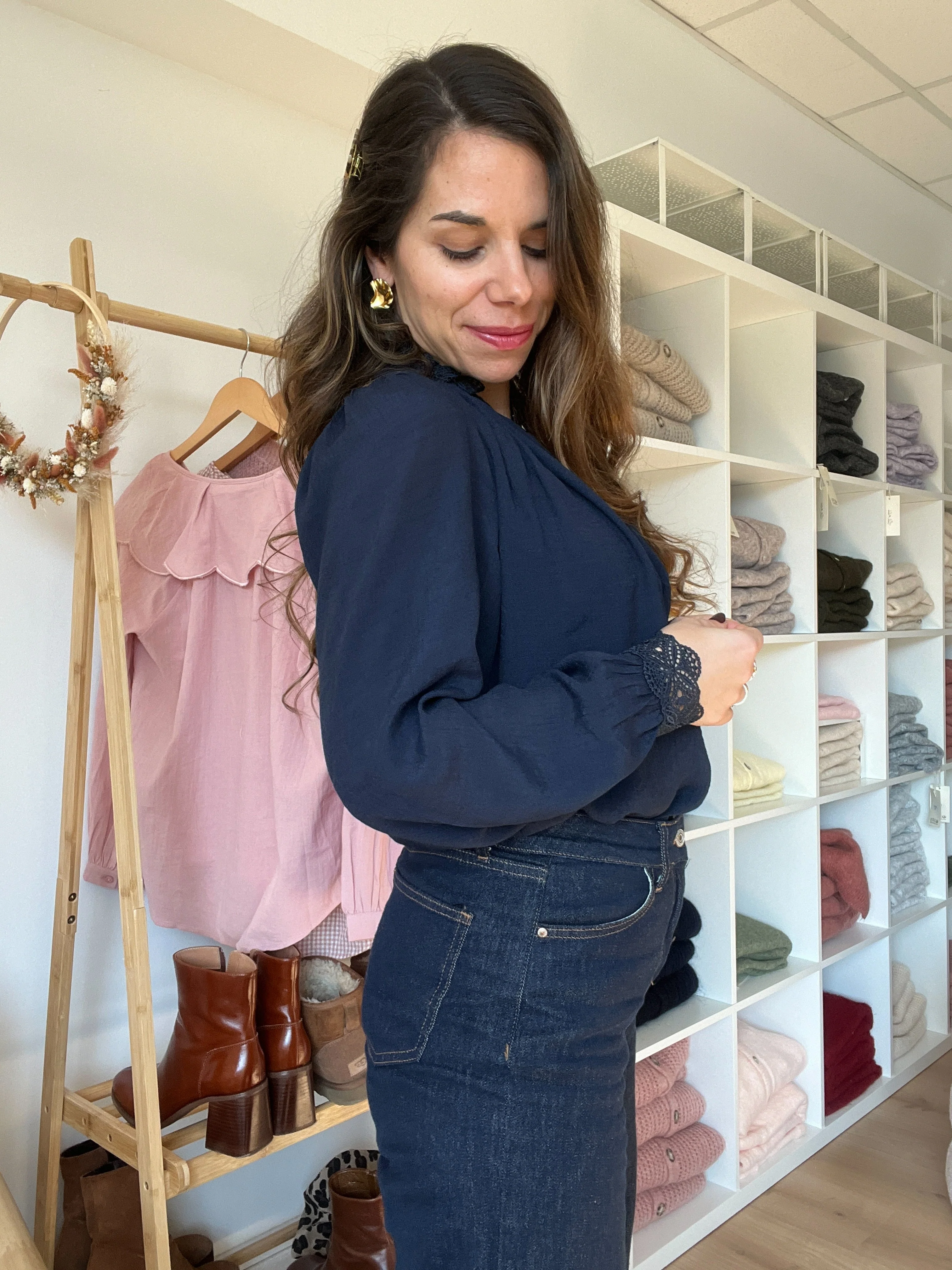 Blouse Brodée Bleue Marine Maïwenn - Image 7