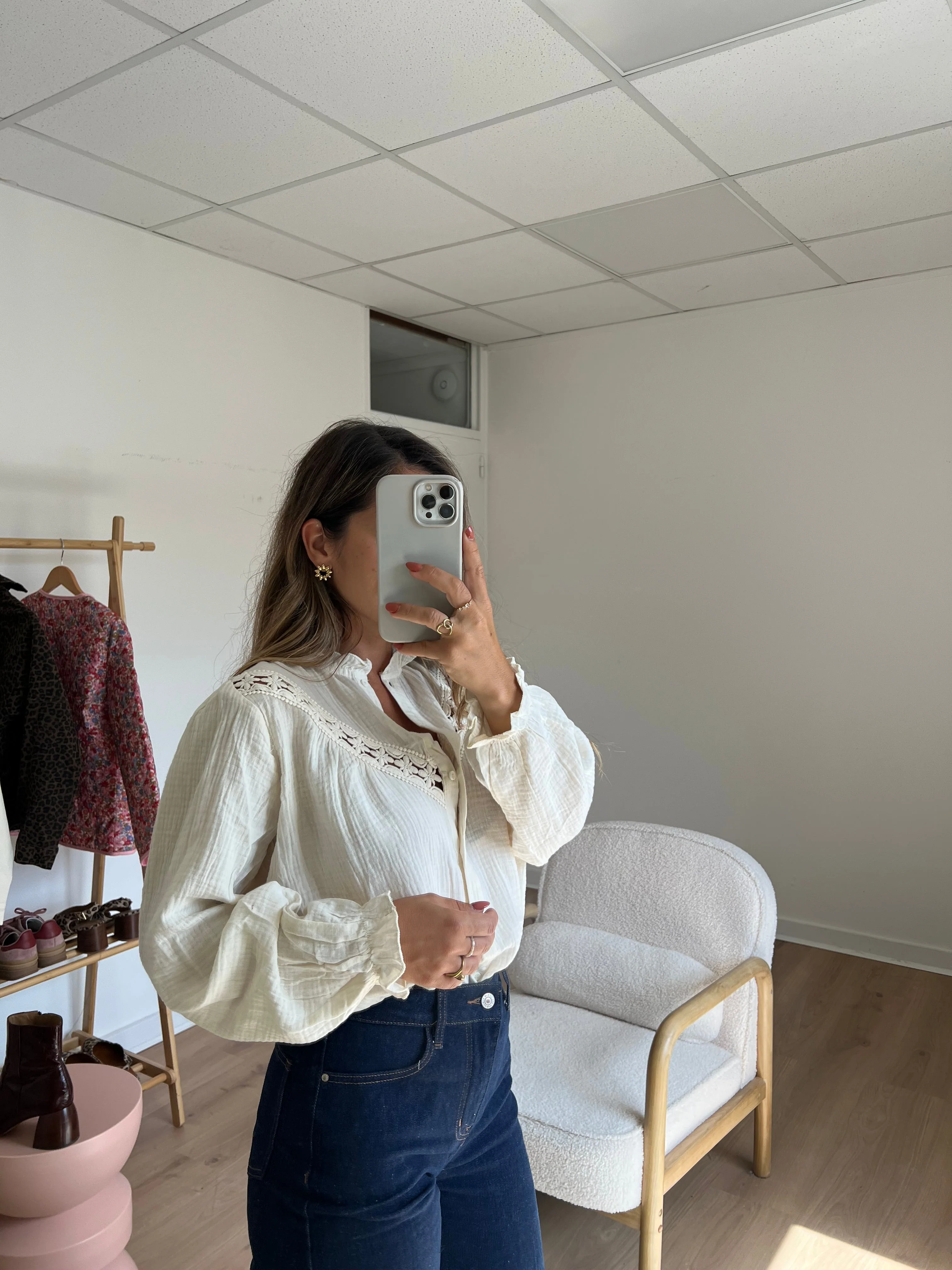 Blouse Brodée Écrue Angèle - Image 13