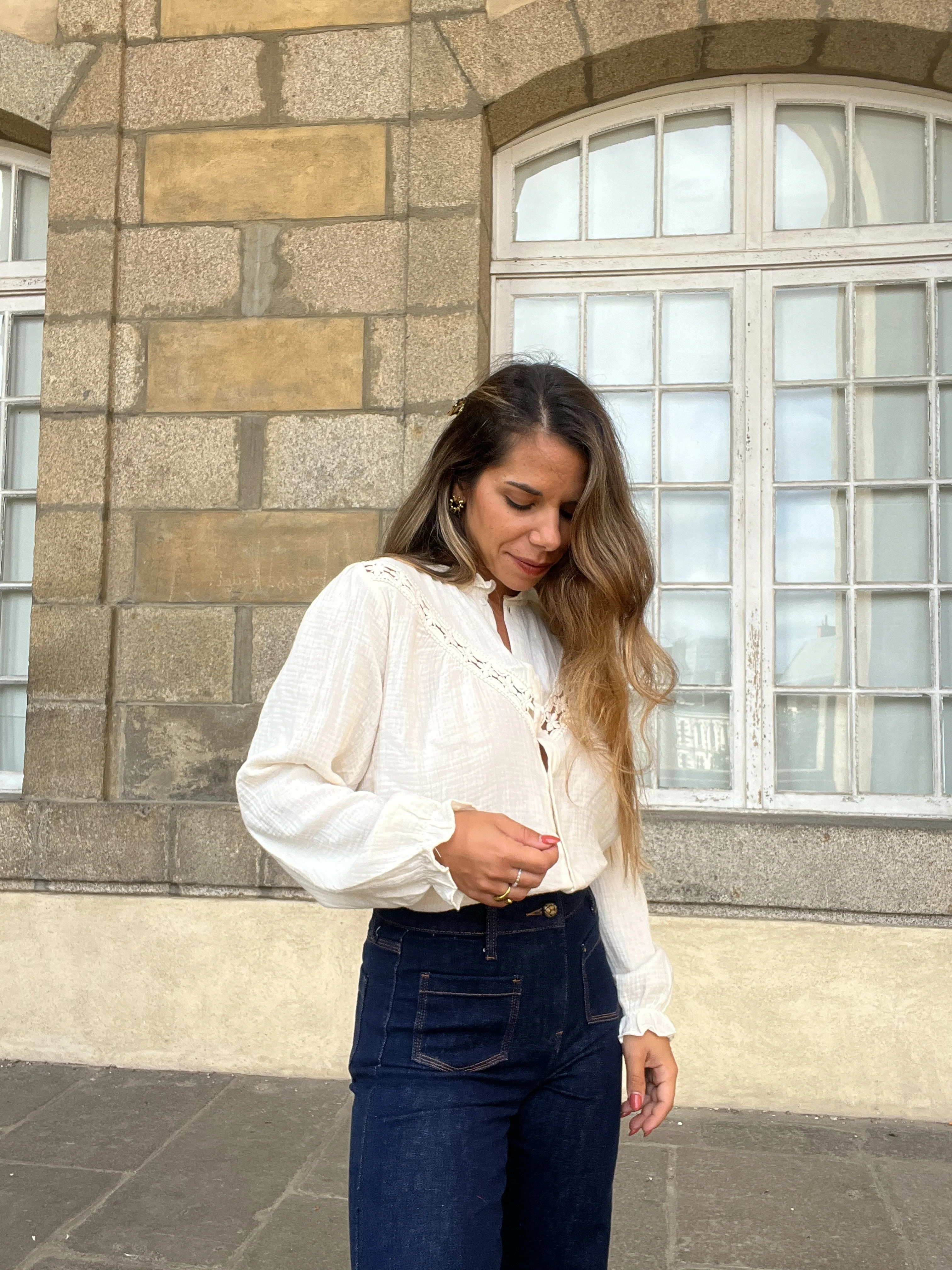 Blouse Brodée Écrue Angèle - Image 2