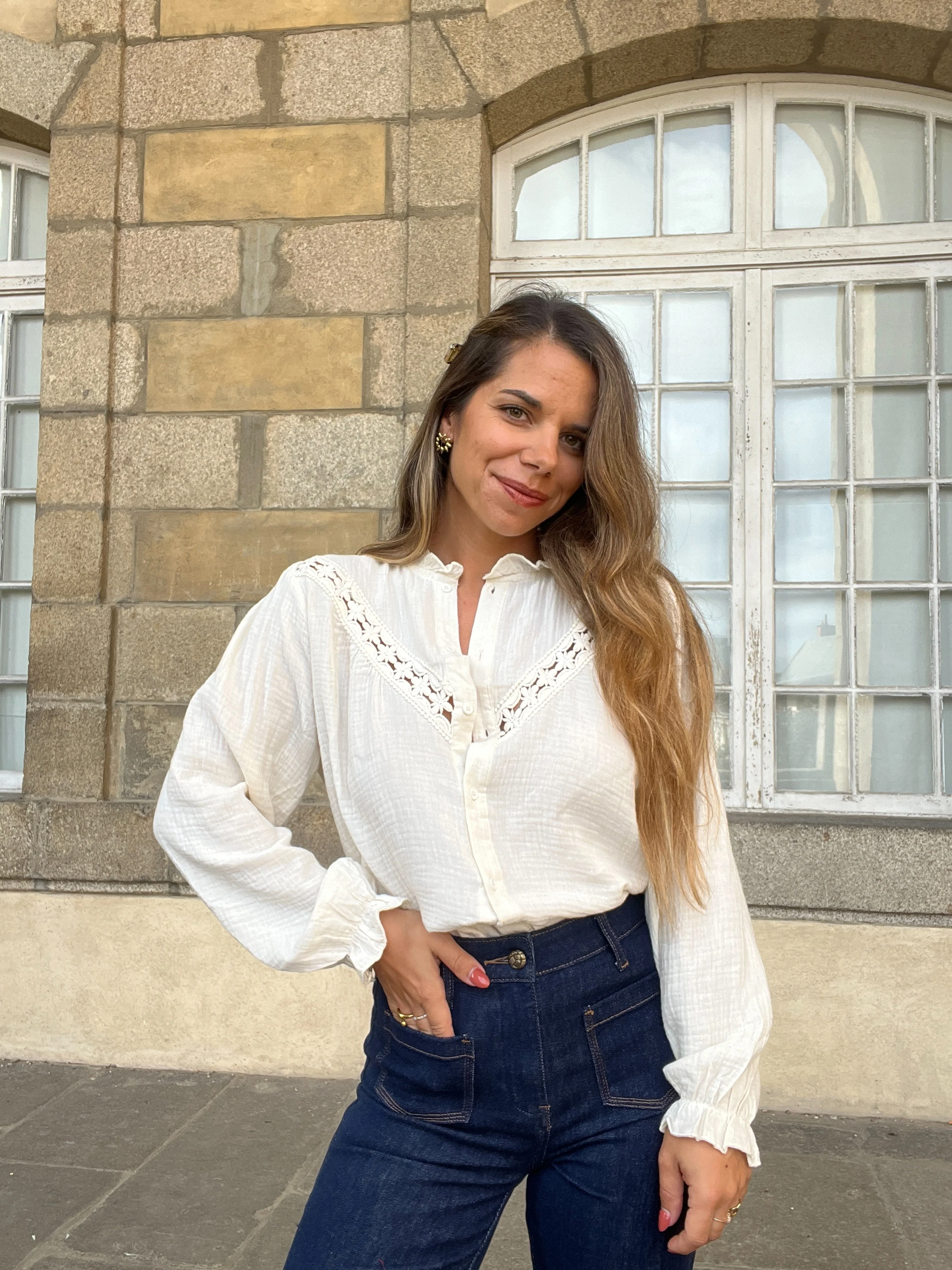 Blouse Brodée Écrue Angèle - Image 7