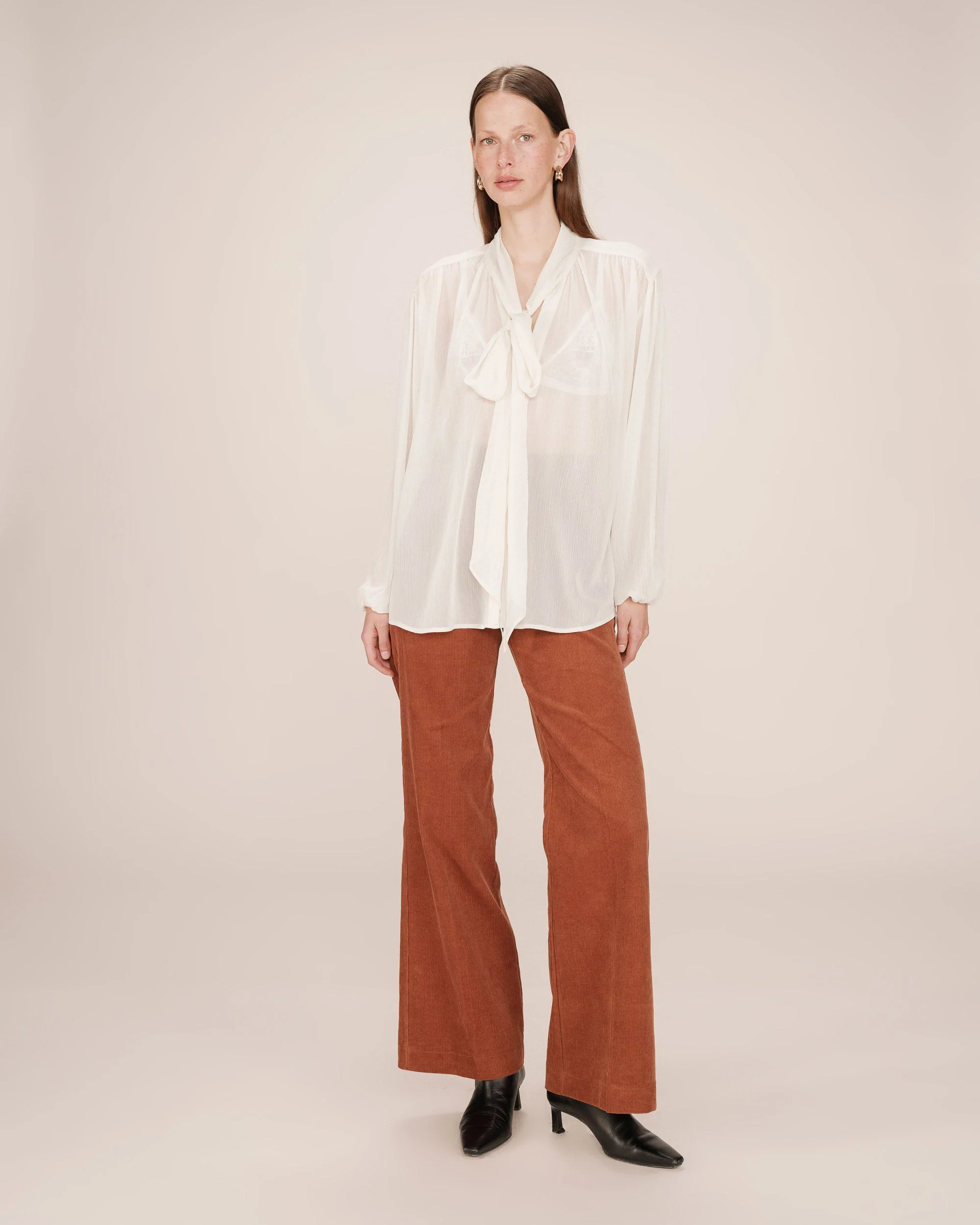 Blouse Col Lavallière Ecru Splendide - Image 3