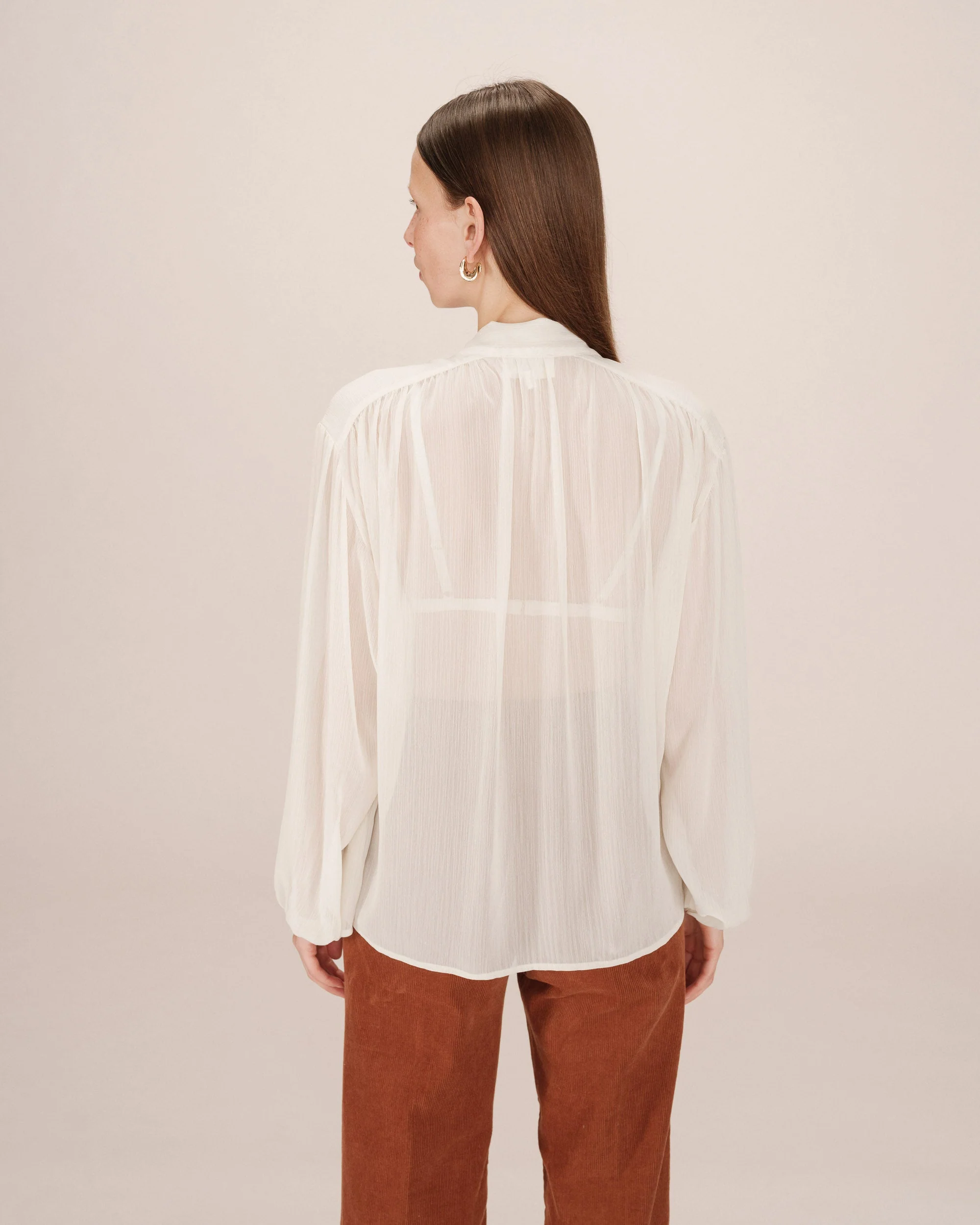 Blouse Col Lavallière Ecru Splendide - Image 6