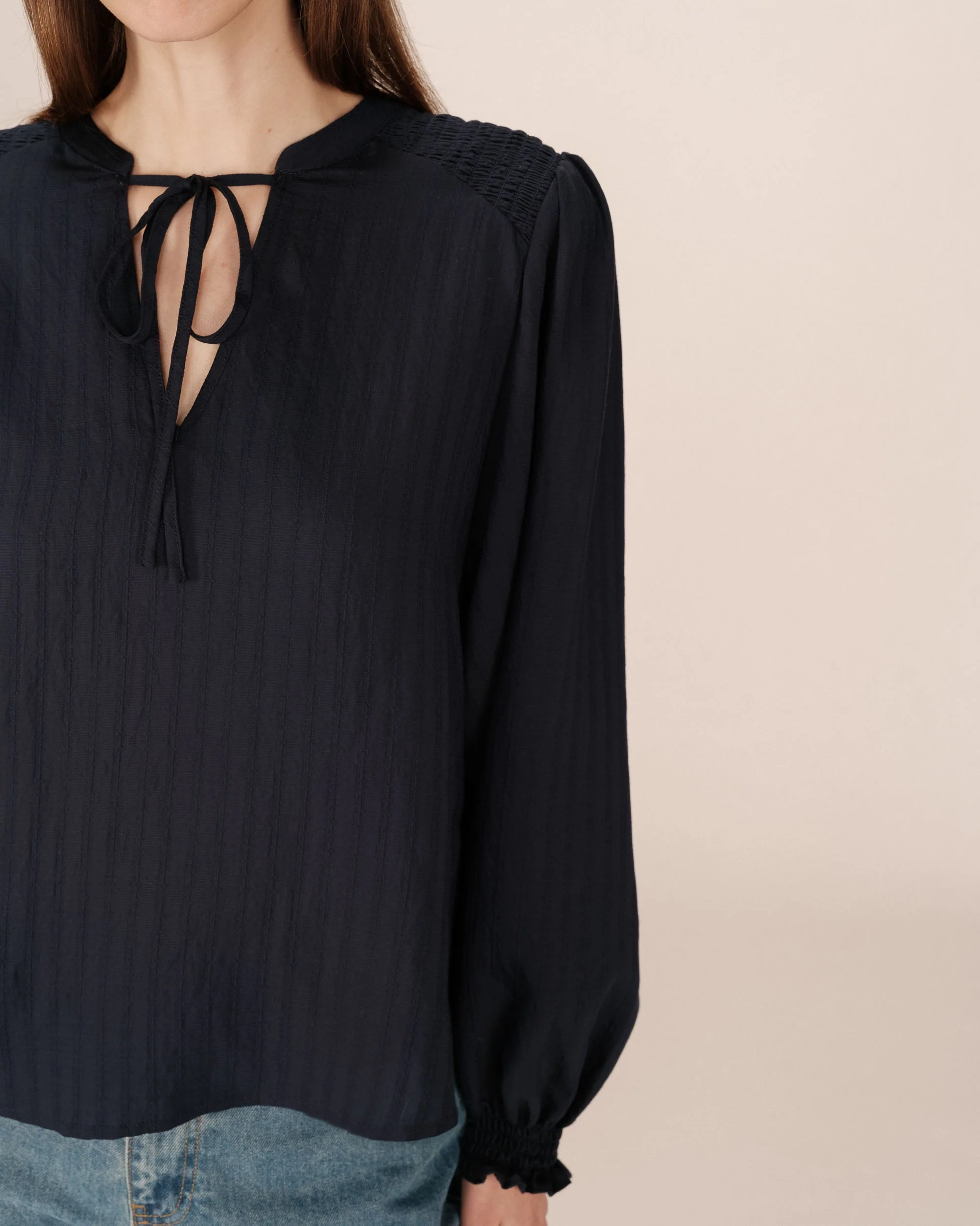 Blouse Col Noué Marine Serinda - Image 2