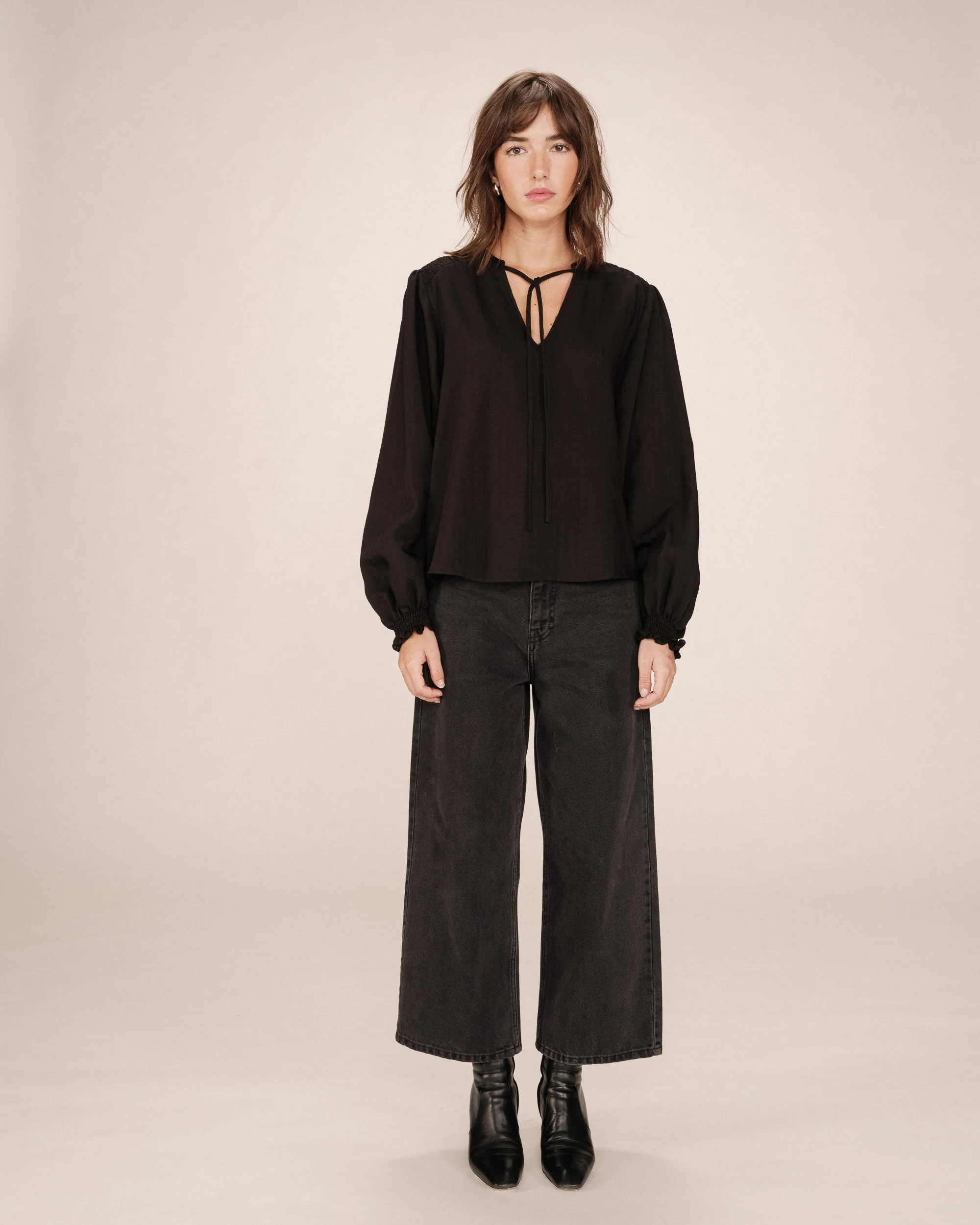 Blouse Col Noué Noir Serinda - Image 3