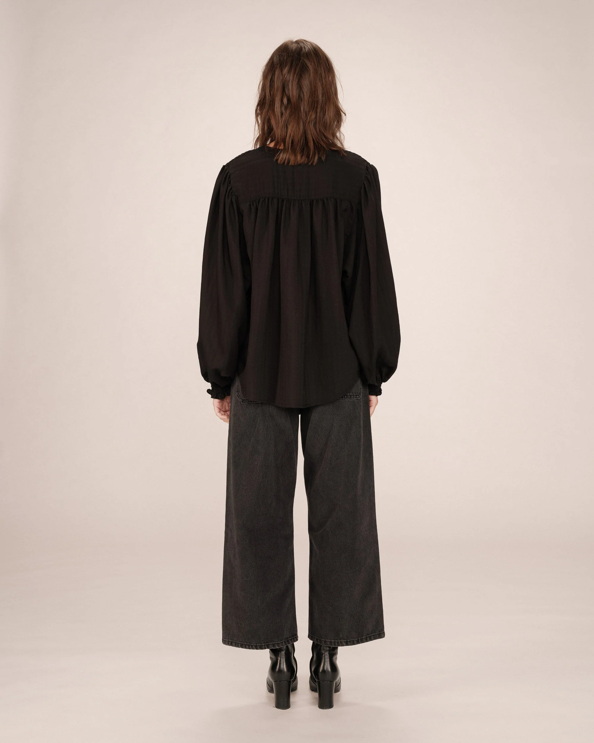 Blouse Col Noué Noir Serinda - Image 6