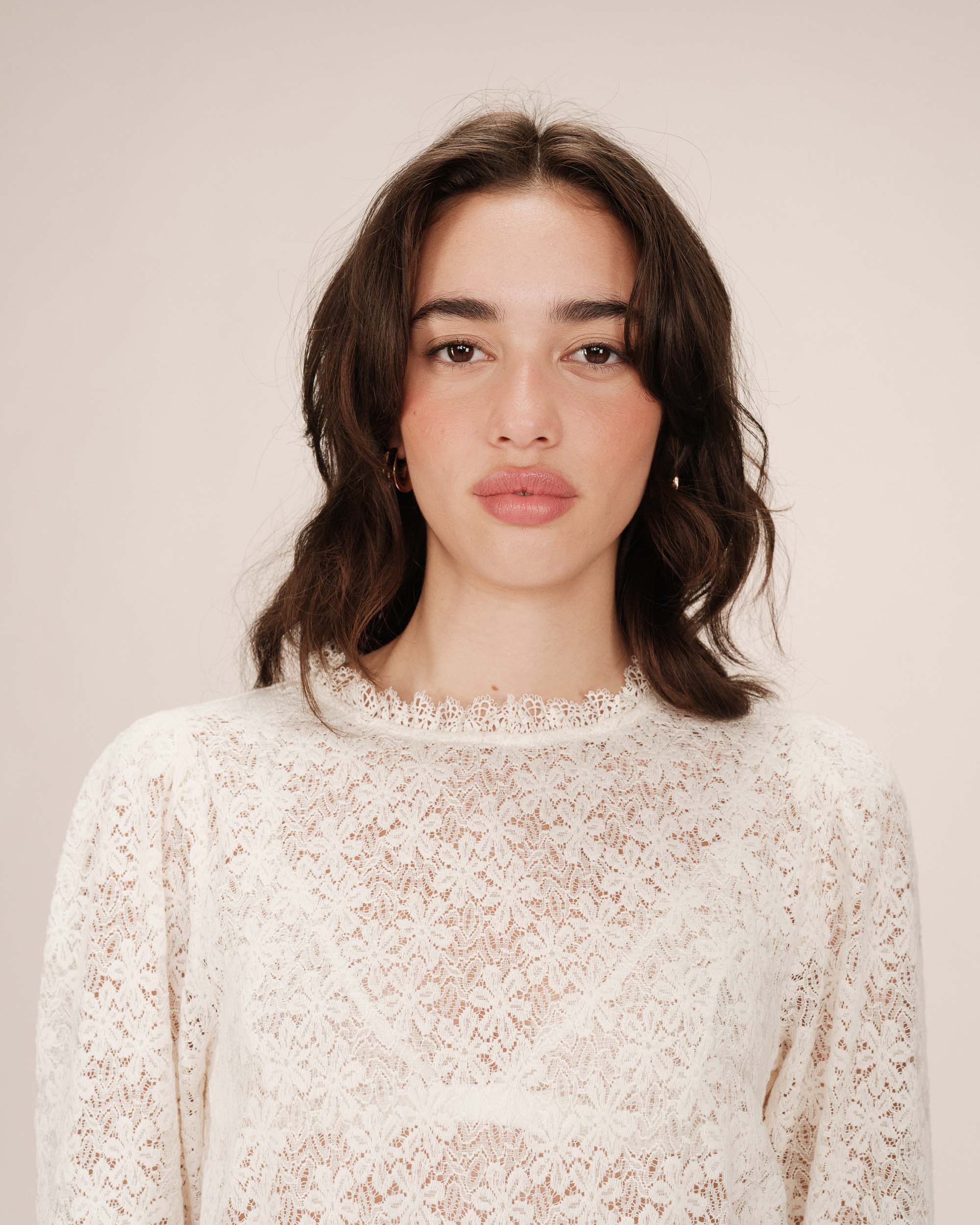 Blouse Col Montant Ecru Stella - Image 2