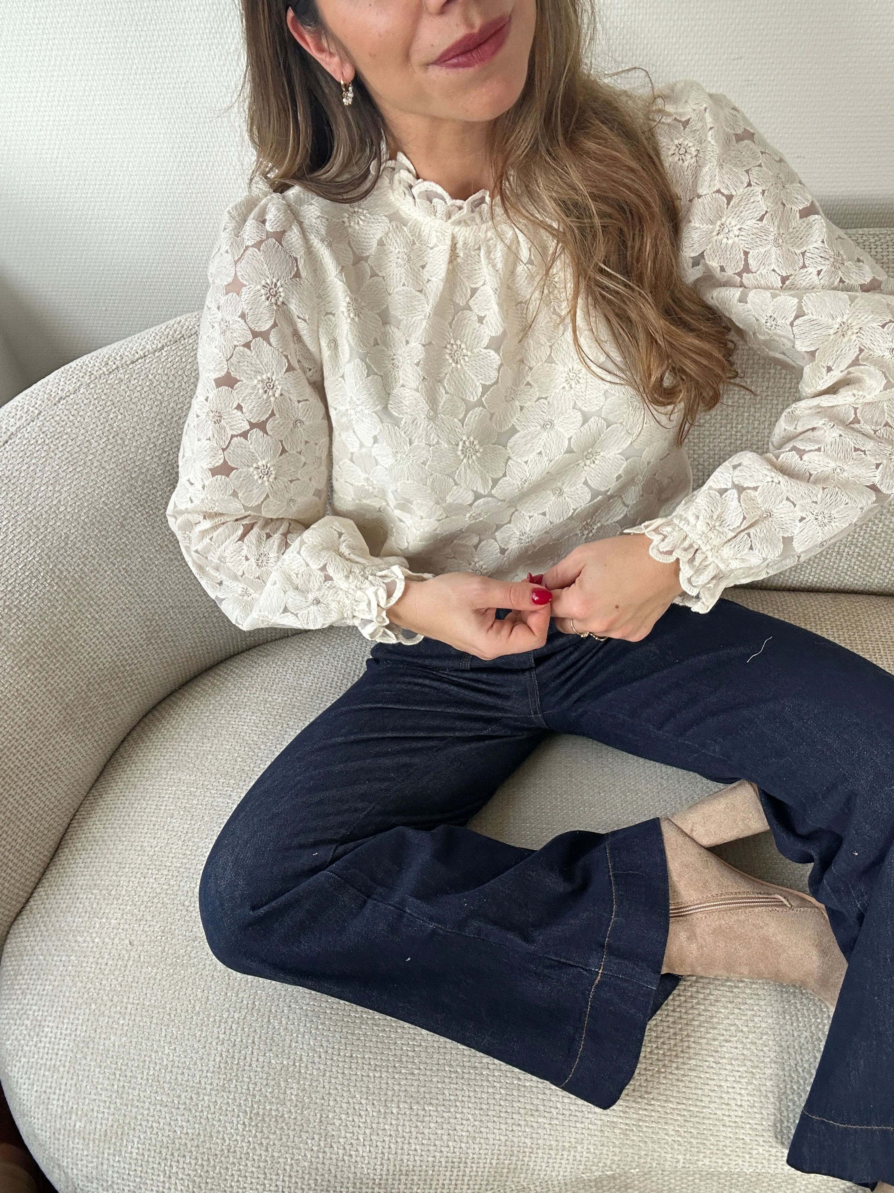 Blouse En Dentelle Écrue Alma - Image 14