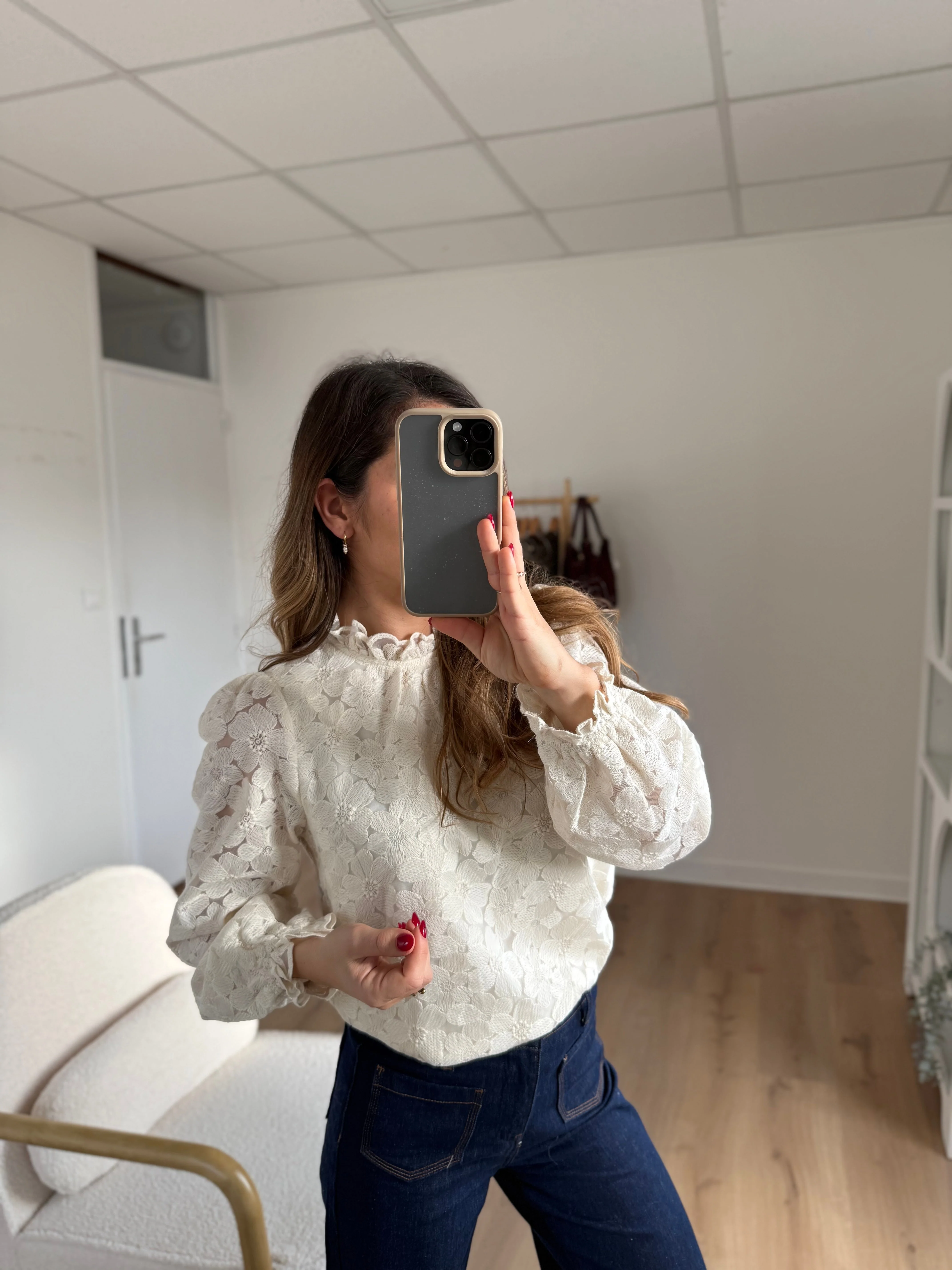 Blouse En Dentelle Écrue Alma - Image 16