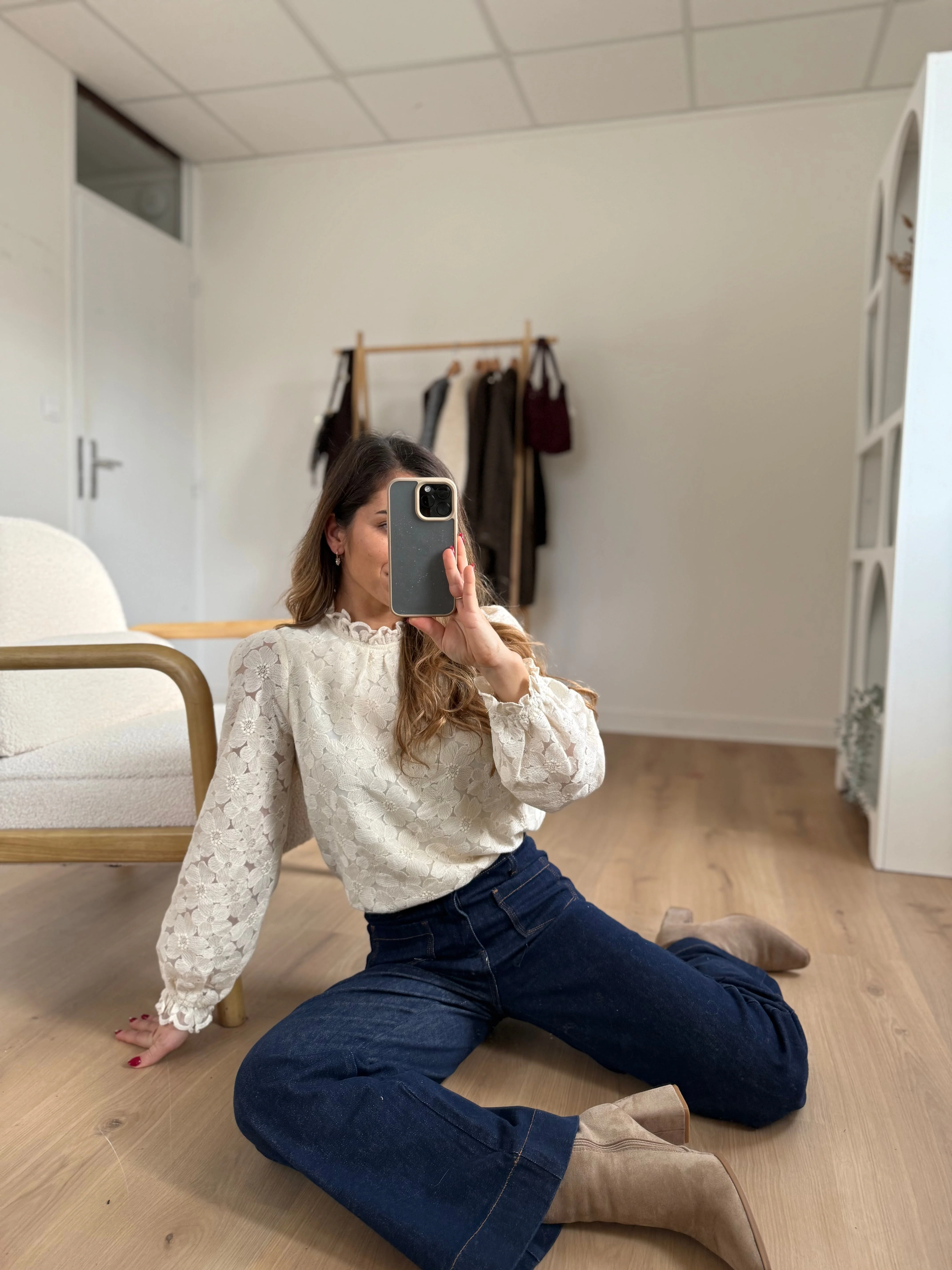 Blouse En Dentelle Écrue Alma - Image 17