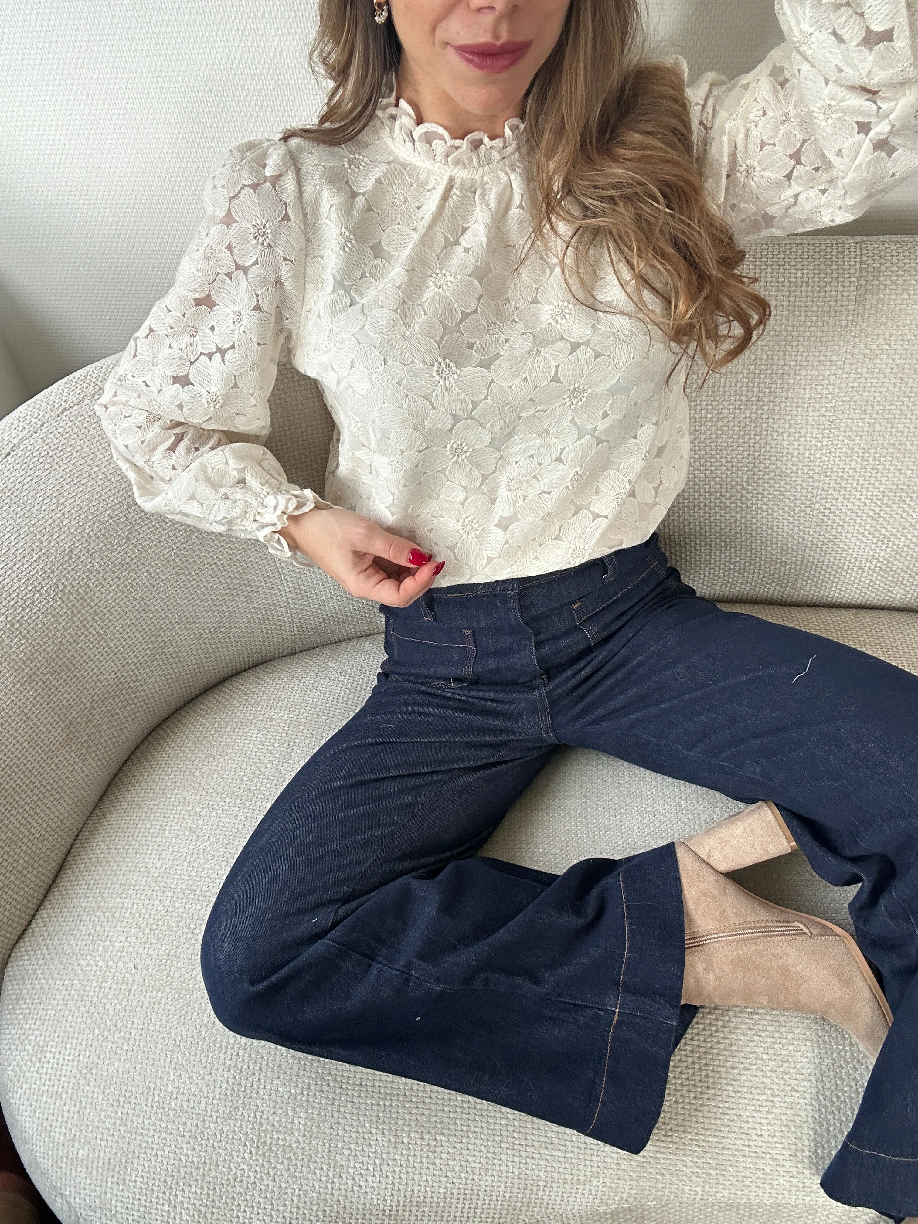 Blouse En Dentelle Écrue Alma - Image 3
