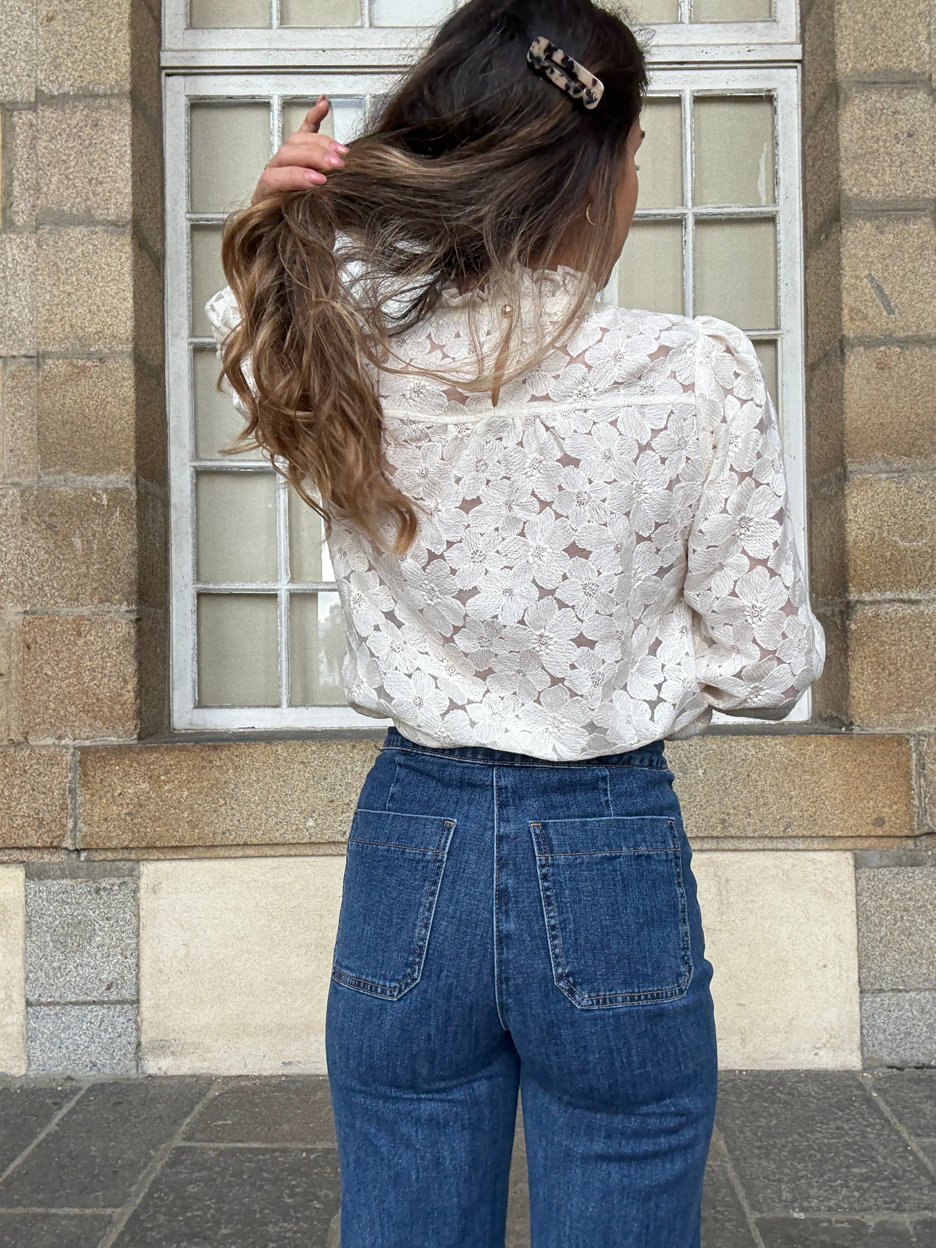 Blouse En Dentelle Écrue Alma - Image 4