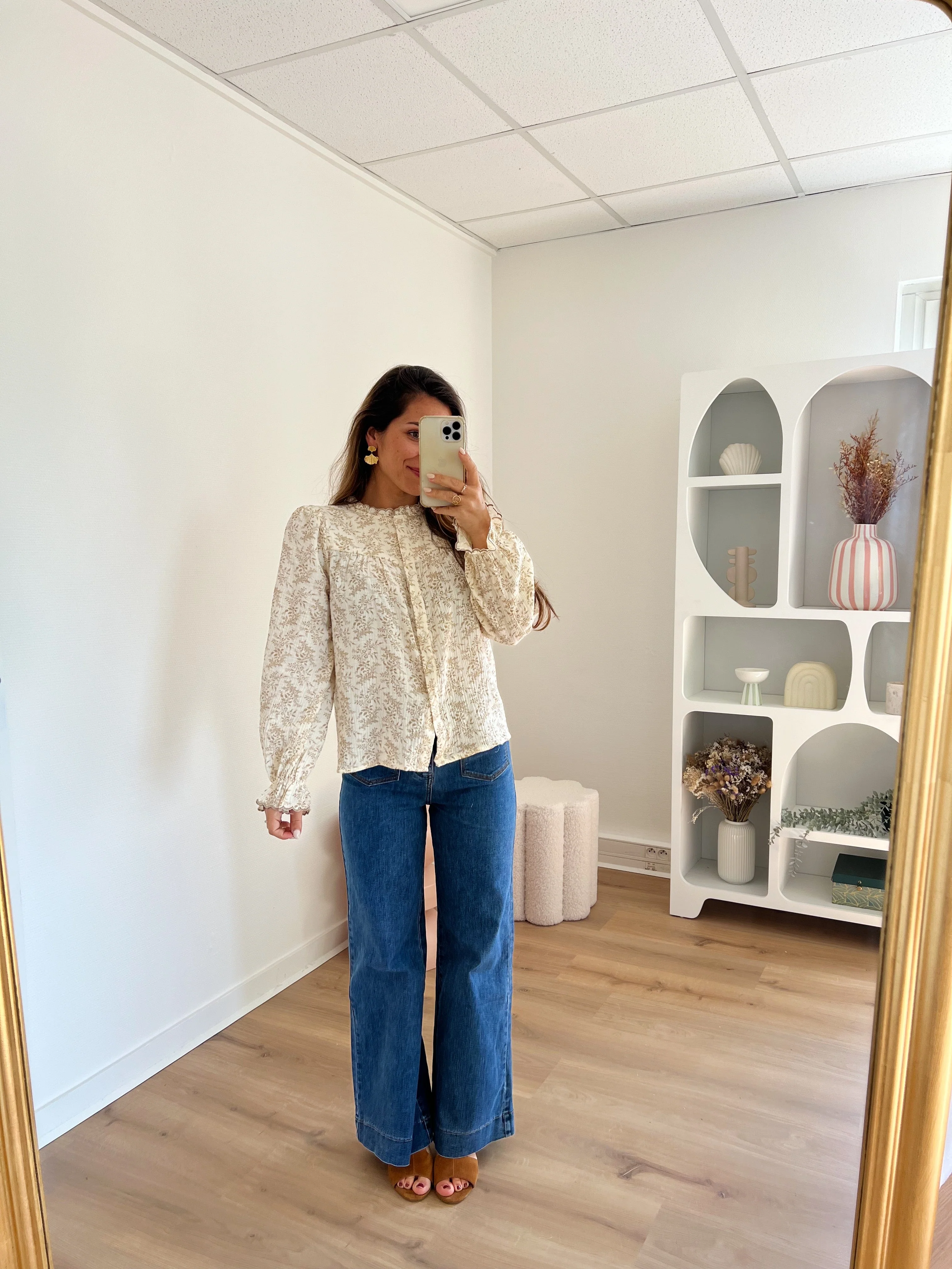 Blouse Fleurie Amélia Beige - Image 2