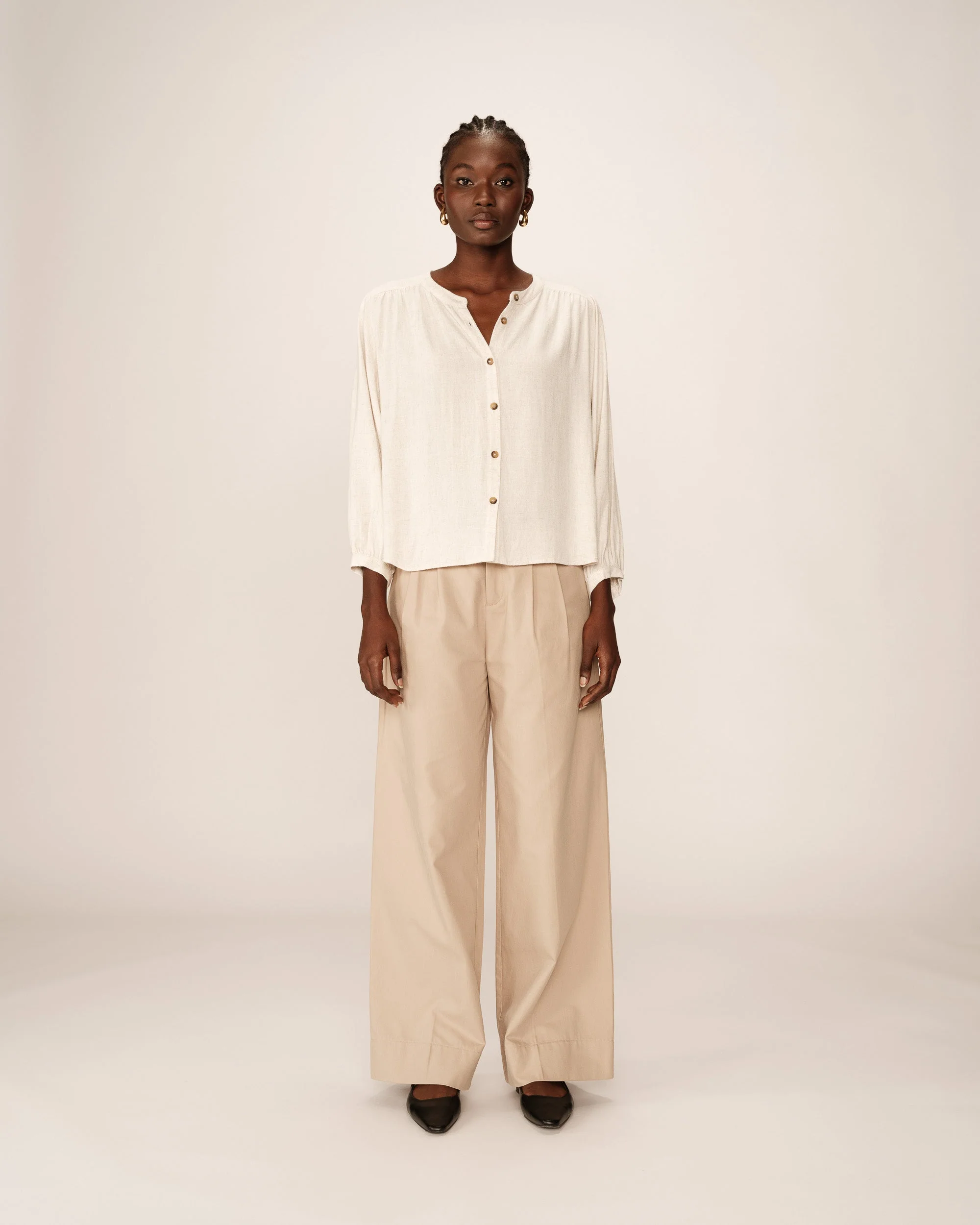 Blouse Portrait - Beige - Image 3