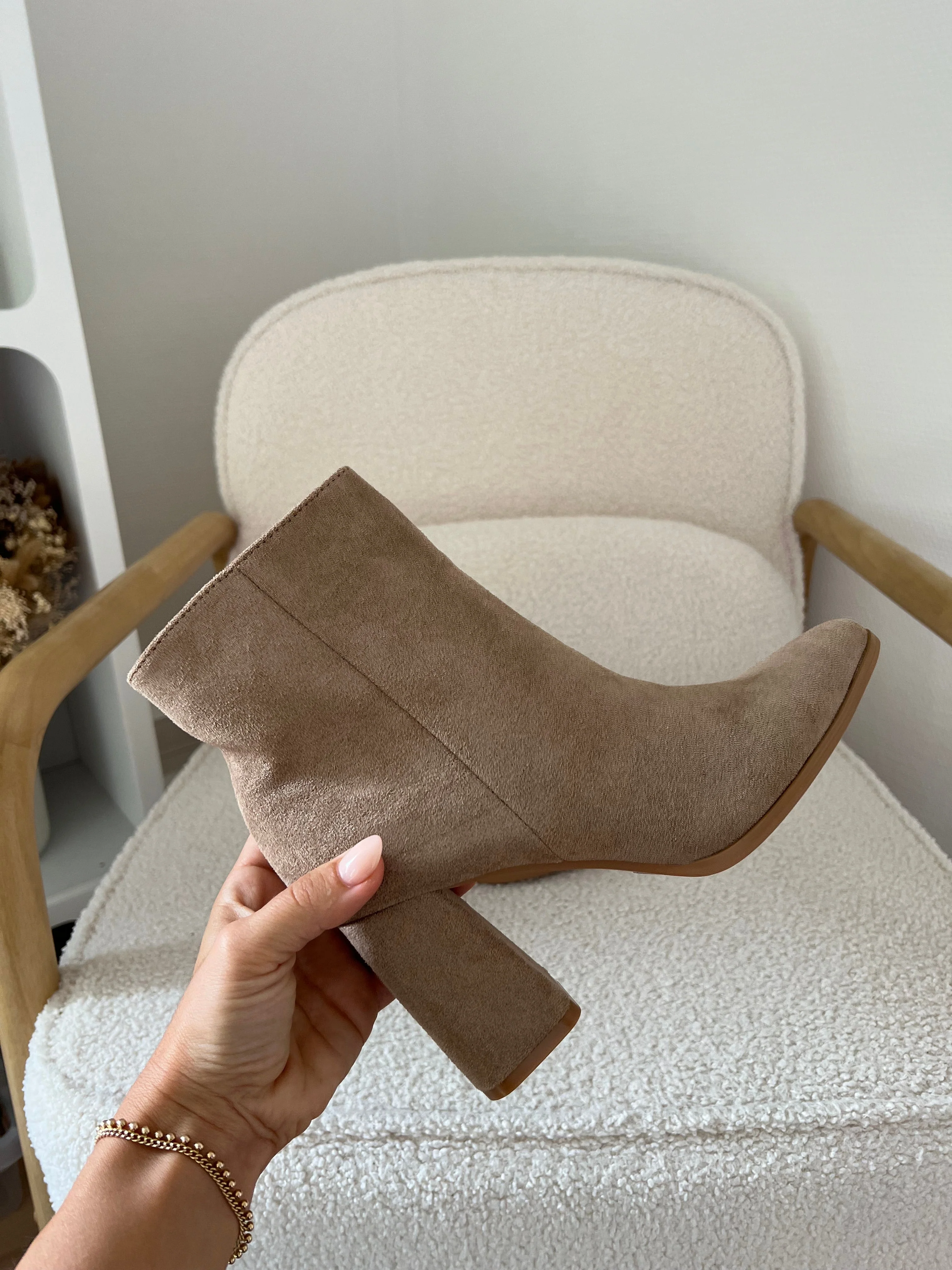 Bottines En Suédine Mia Beige - Image 2