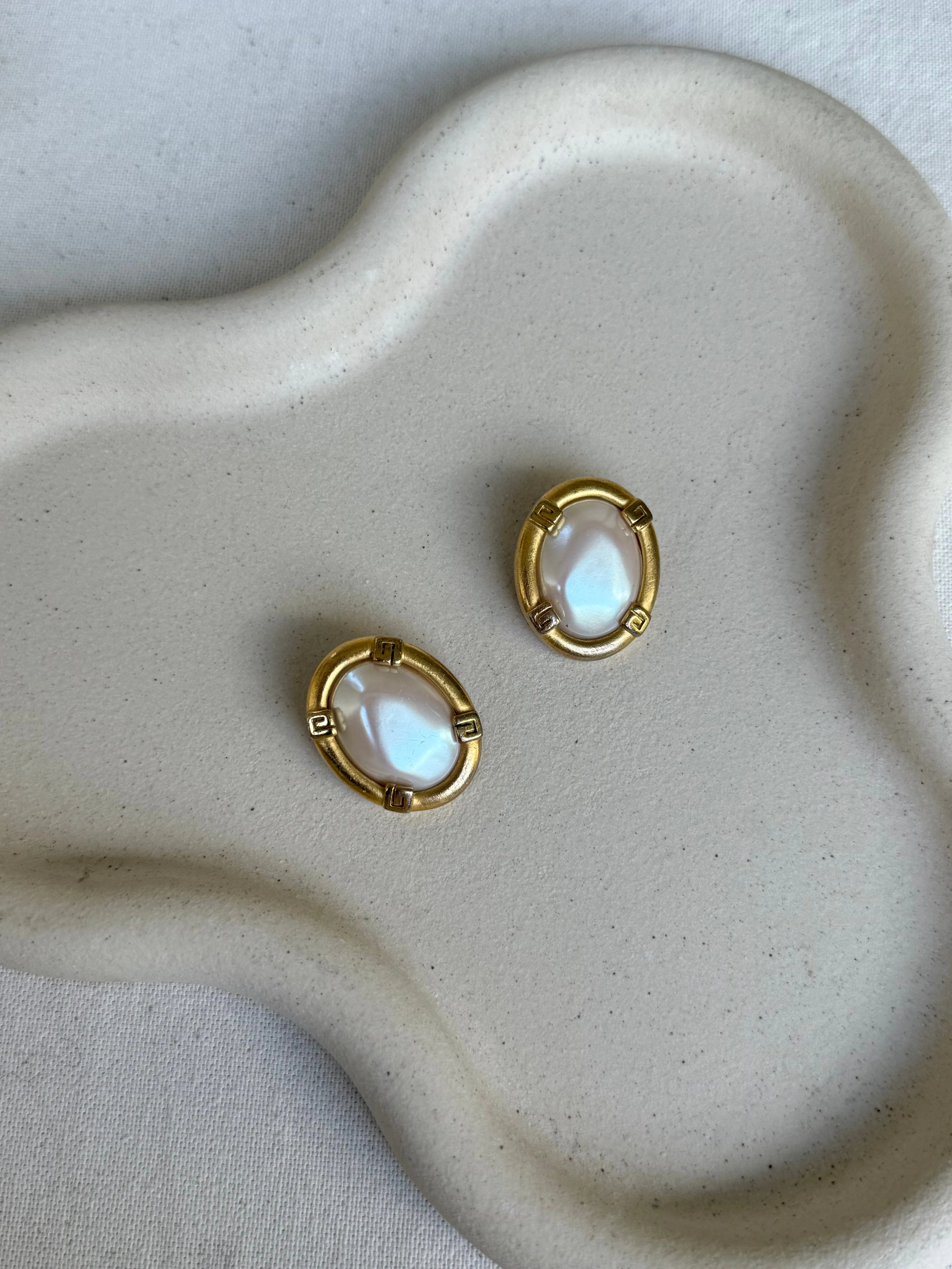 Givenchy - Boucles D’Oreilles Vintage - Ovales Et Perles Fantaisies - Image 2