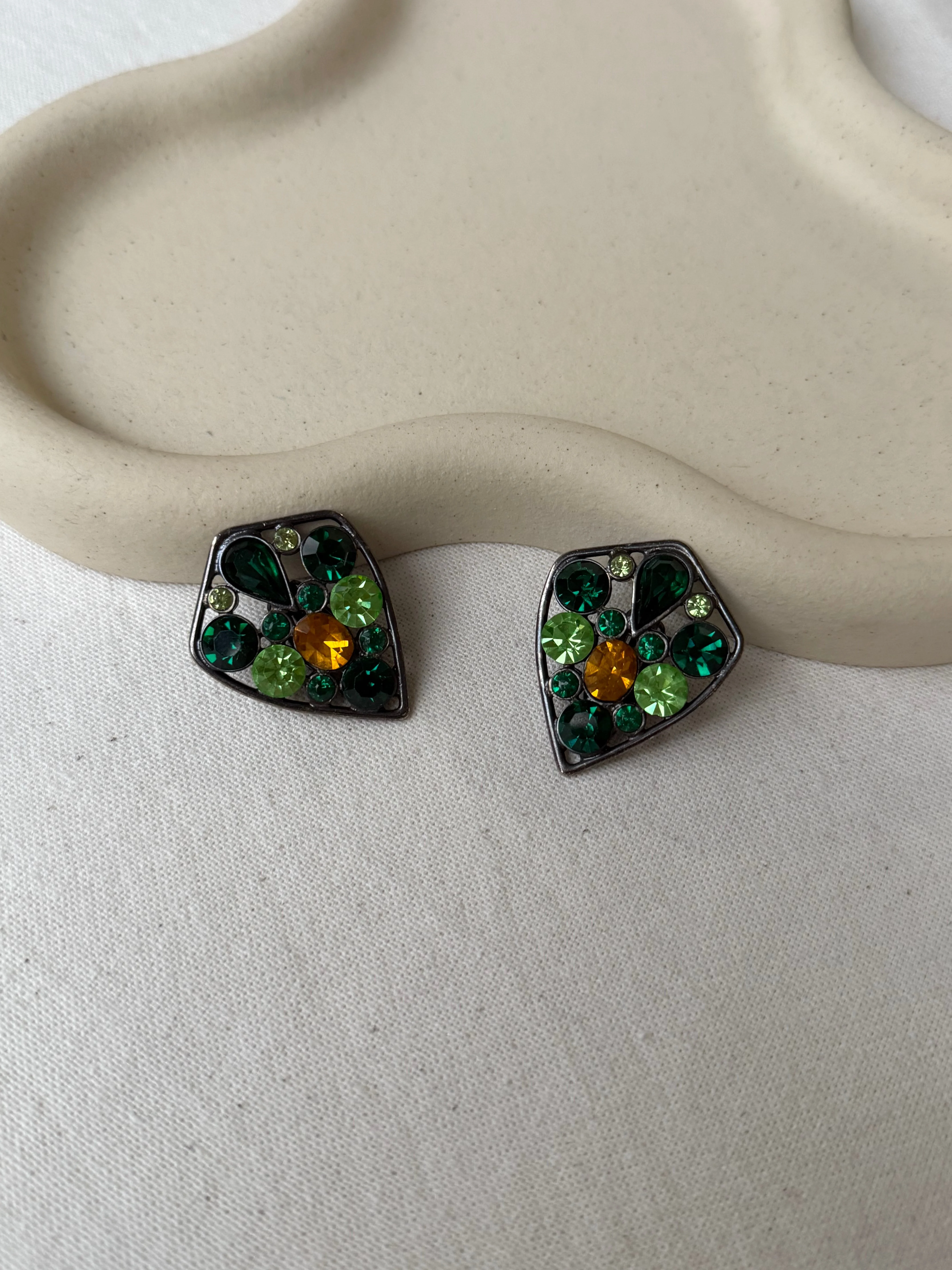 Jean Louis Scherrer - Boucles D’Oreilles Vintage - Cristaux Verts - Image 2
