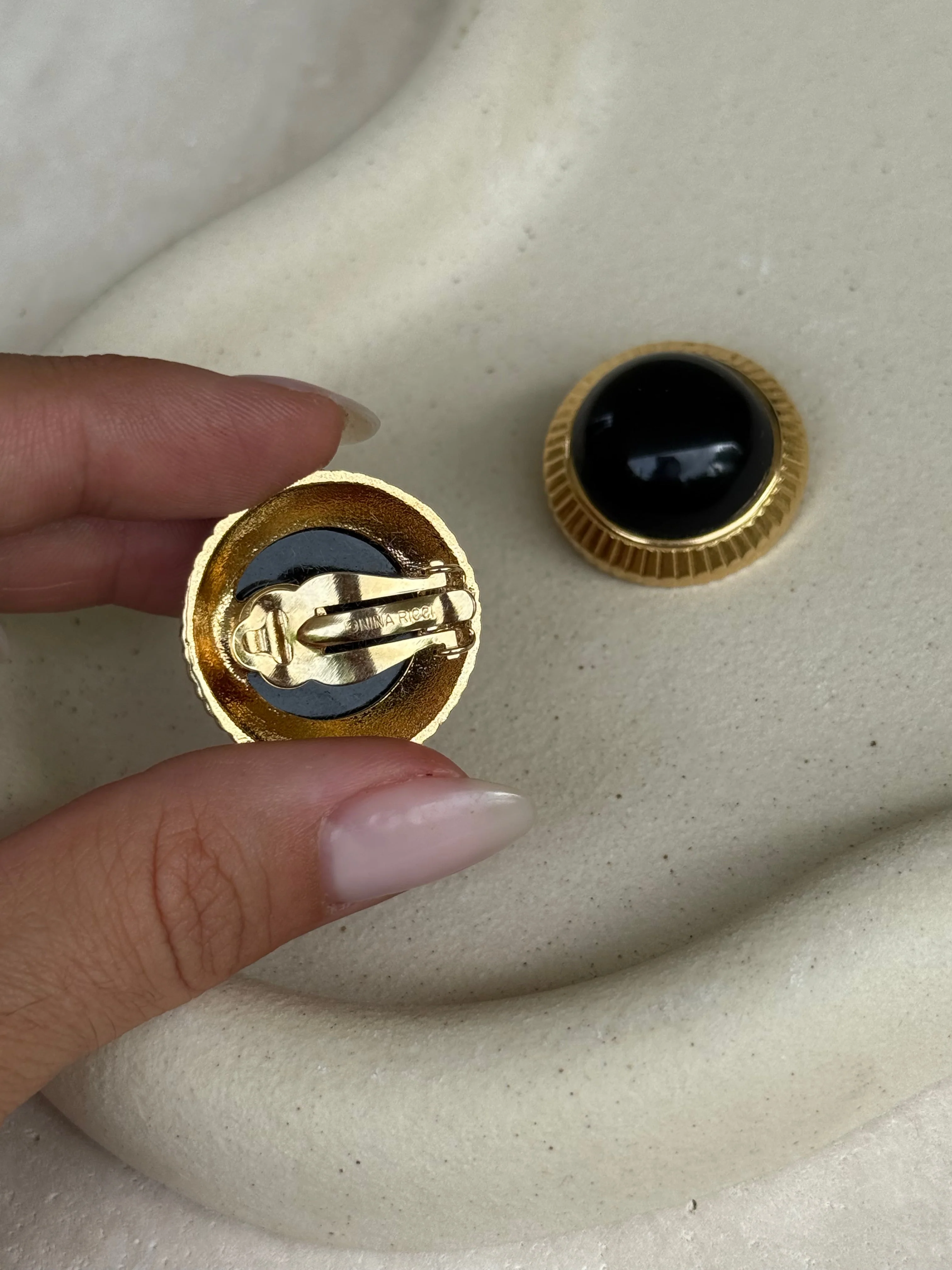 Nina Ricci - Boucles D’Oreilles Vintage - Rondes Et Cabochons Noirs - Image 4