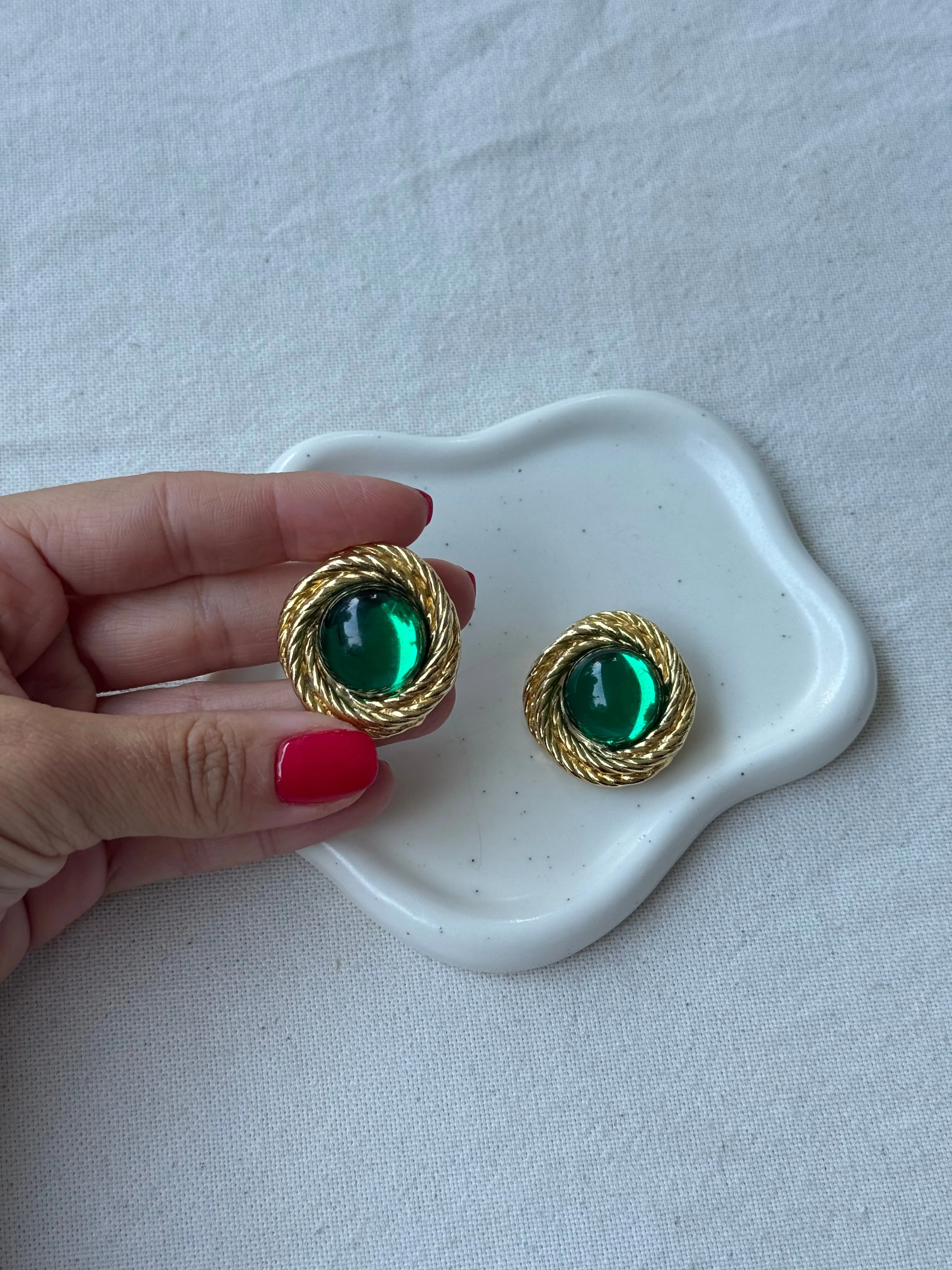Boucles D’Oreilles Vintage - Cabochons Verts Et Monture Dorée - Image 3