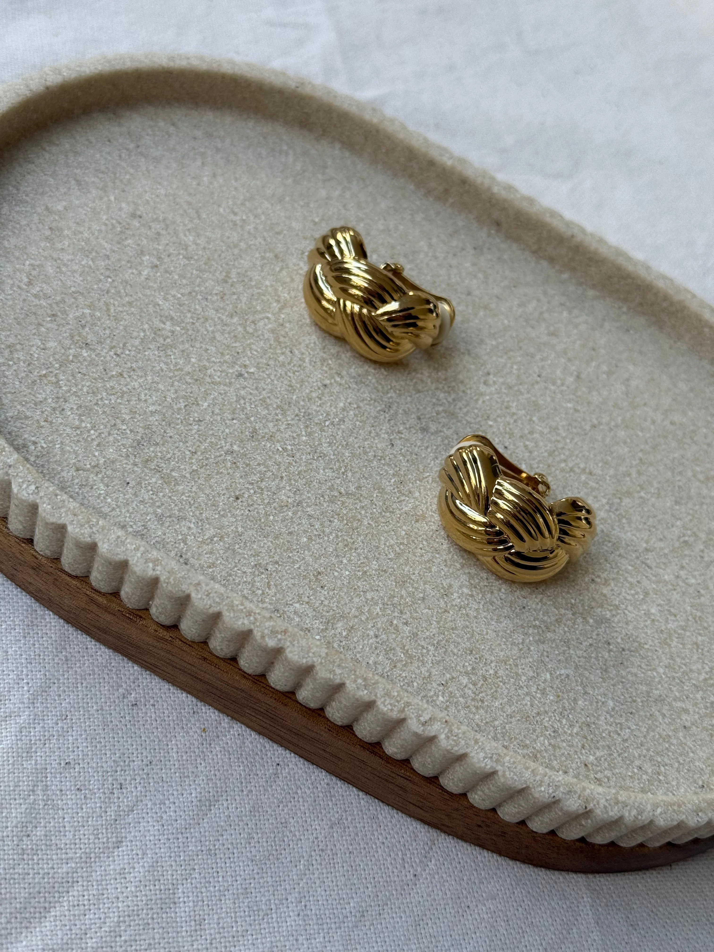 Boucles D’Oreilles Vintage - Créoles Tressées Dorées - Image 2