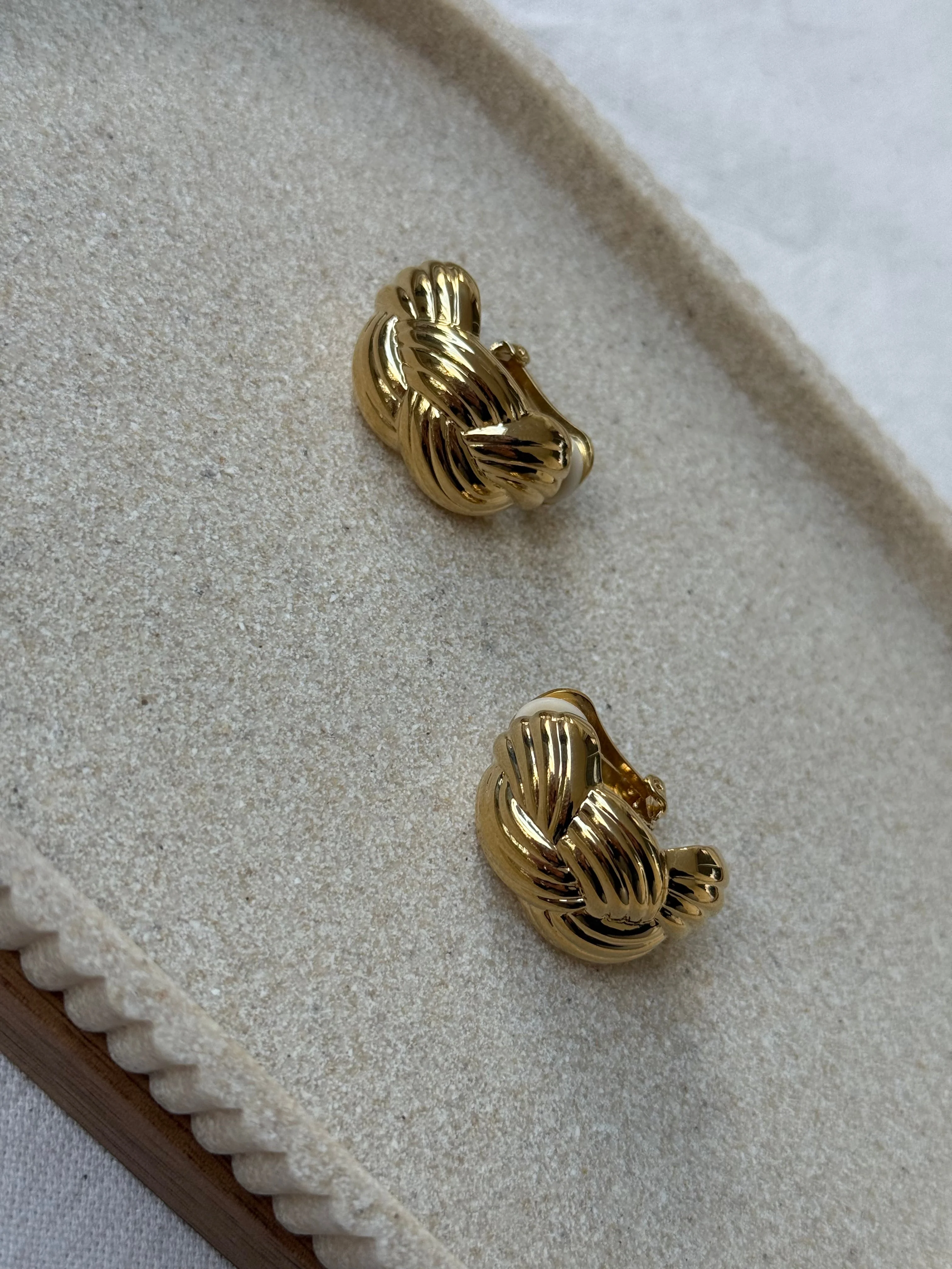 Boucles D’Oreilles Vintage - Créoles Tressées Dorées - Image 3