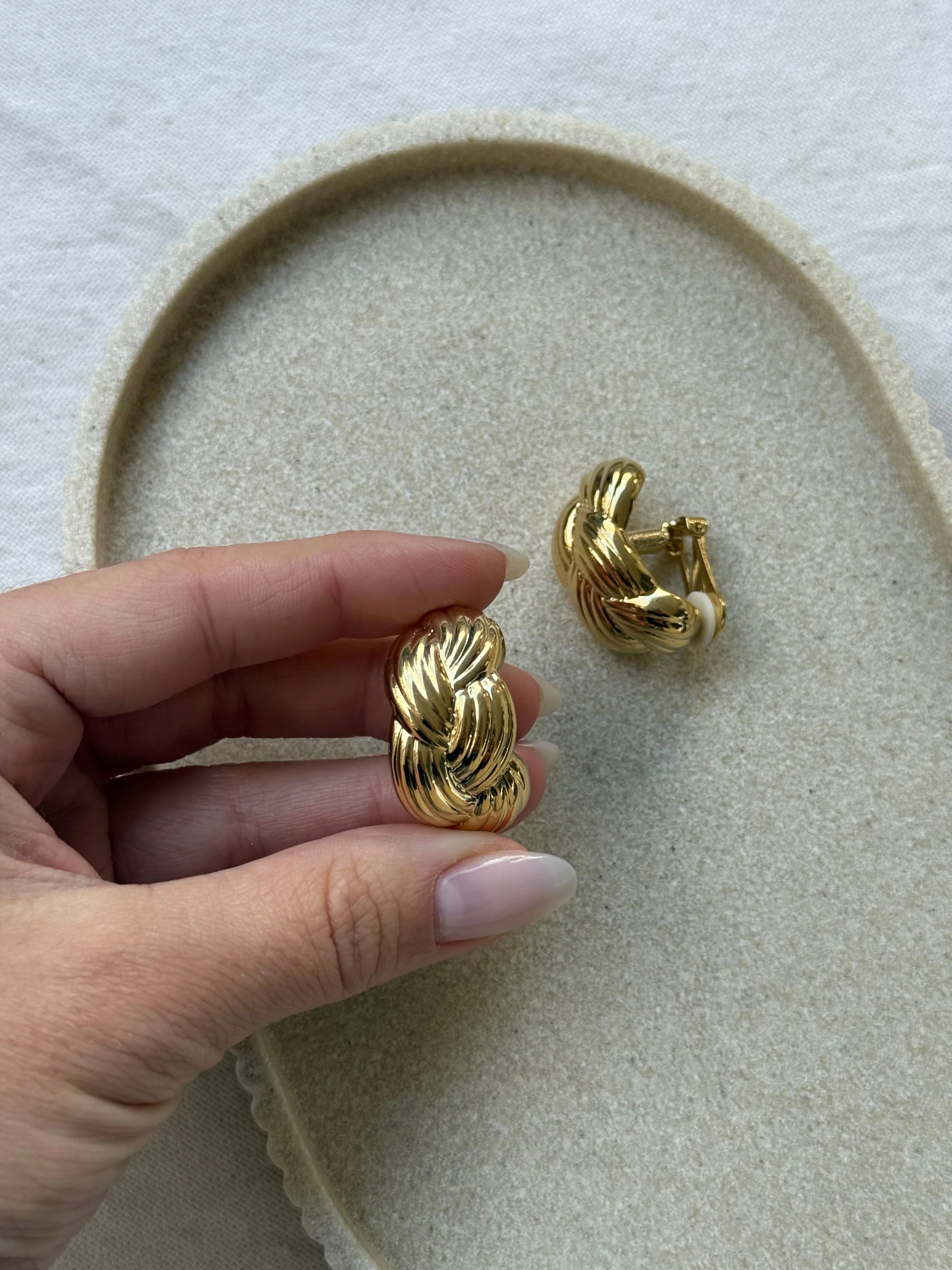 Boucles D’Oreilles Vintage - Créoles Tressées Dorées - Image 4