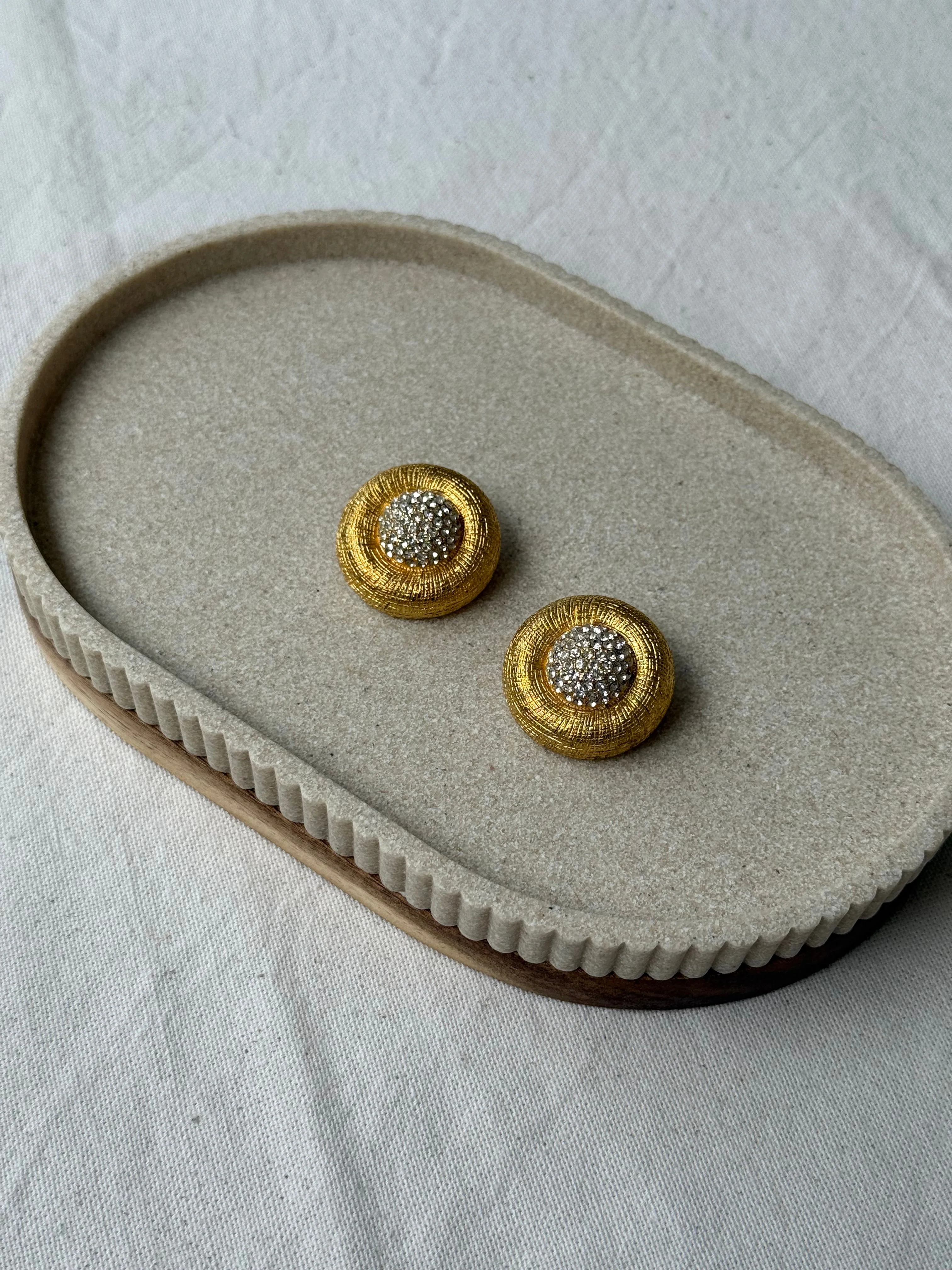 Boucles D’Oreilles Vintage - Rondes Dorées Et Strass - Image 2