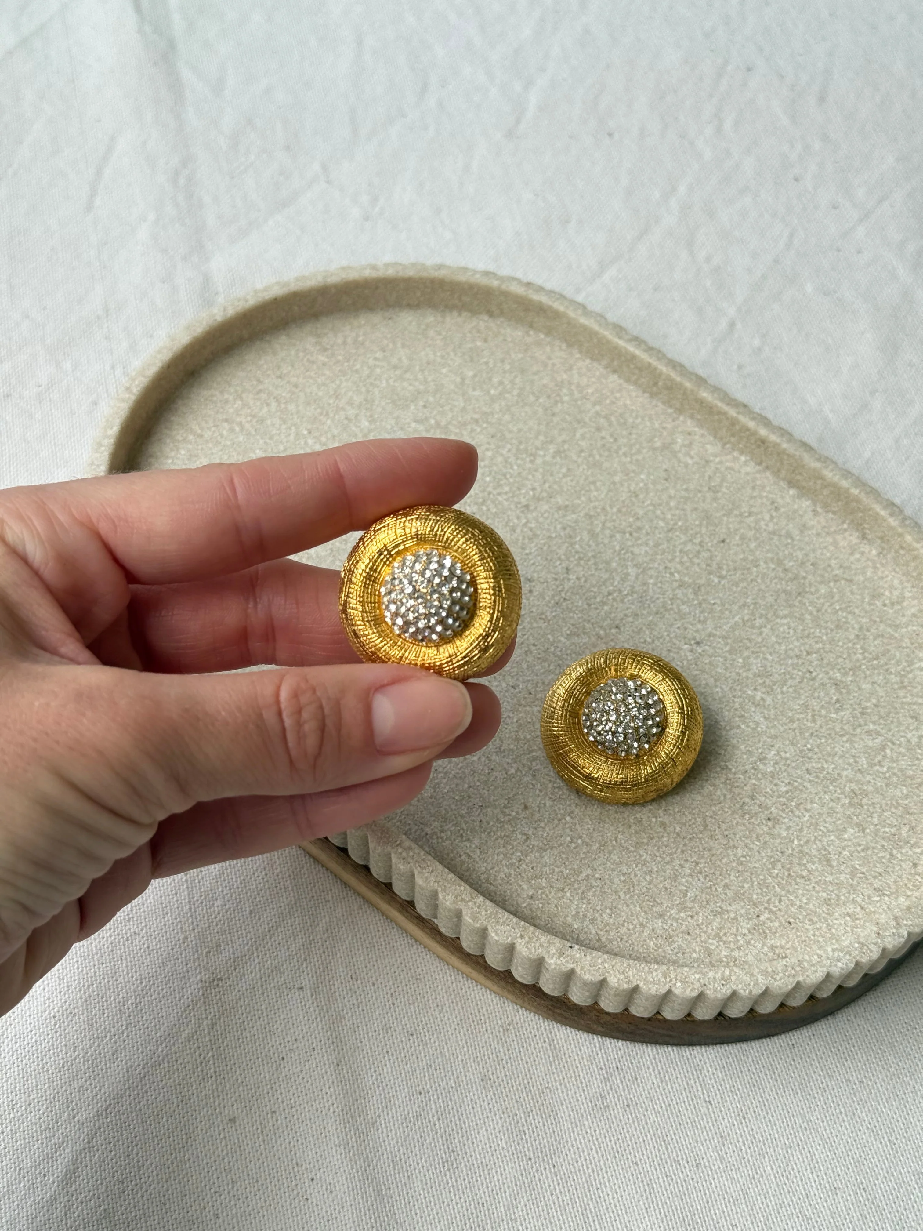 Boucles D’Oreilles Vintage - Rondes Dorées Et Strass - Image 4