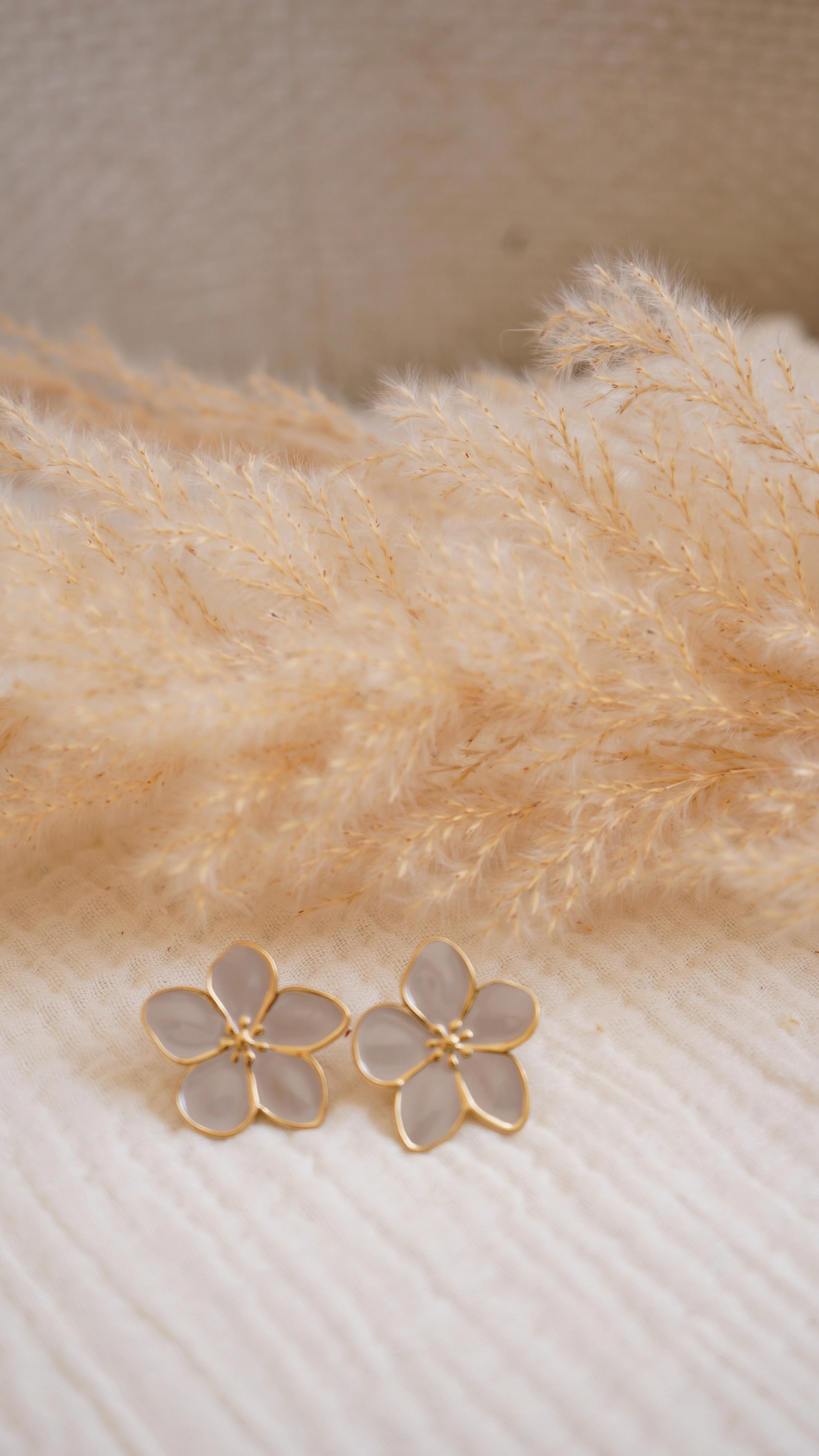 Boucles D'Oreille Bloom Taupe - Image 2