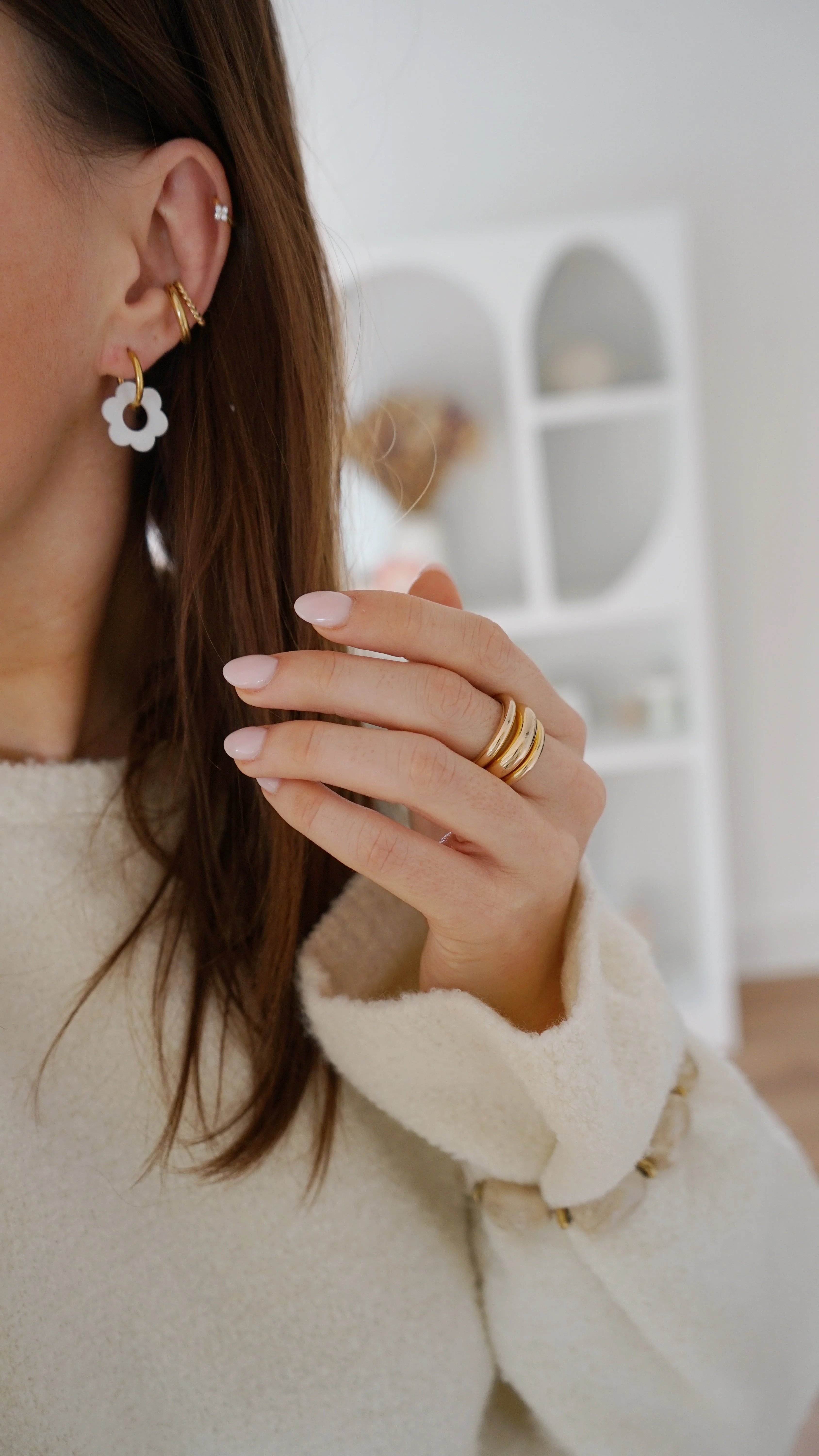 Boucles D'Oreille Fleur Blanches - Image 2