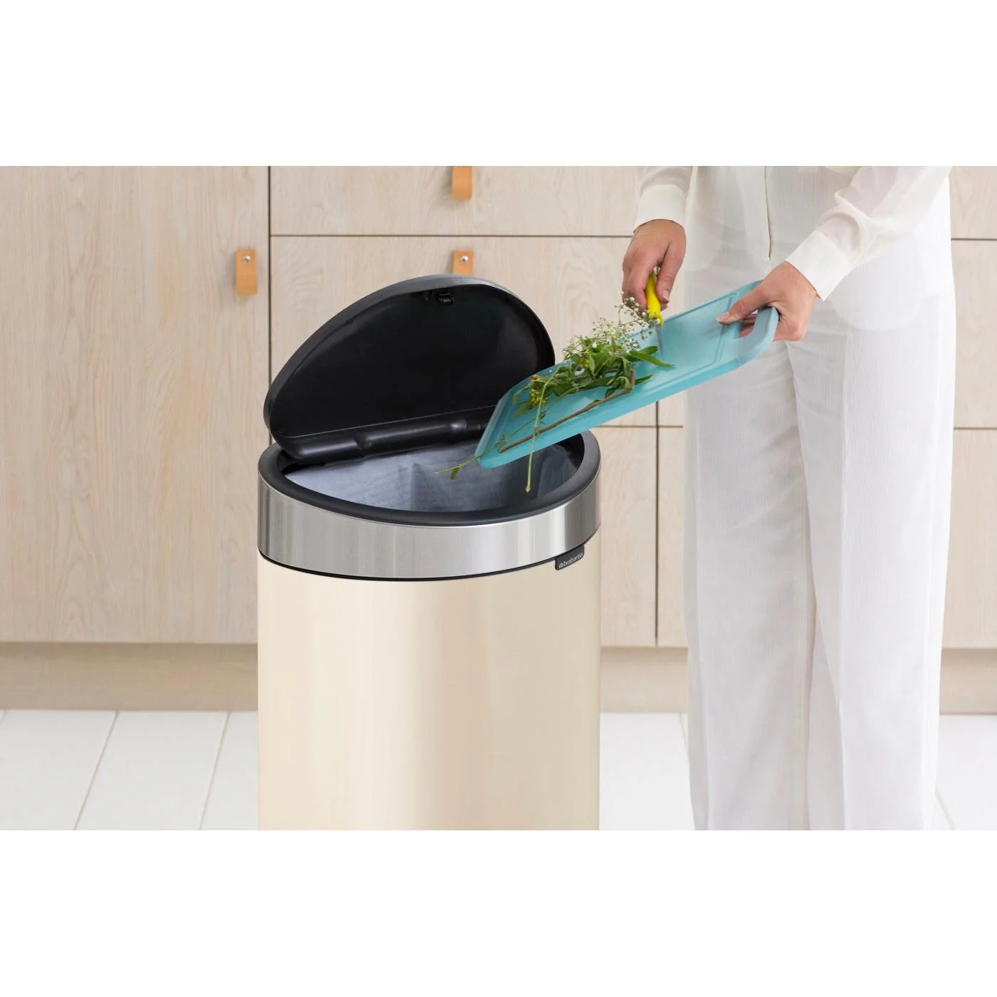 Touch Bin New - 40L - Soft Beige - Image 2