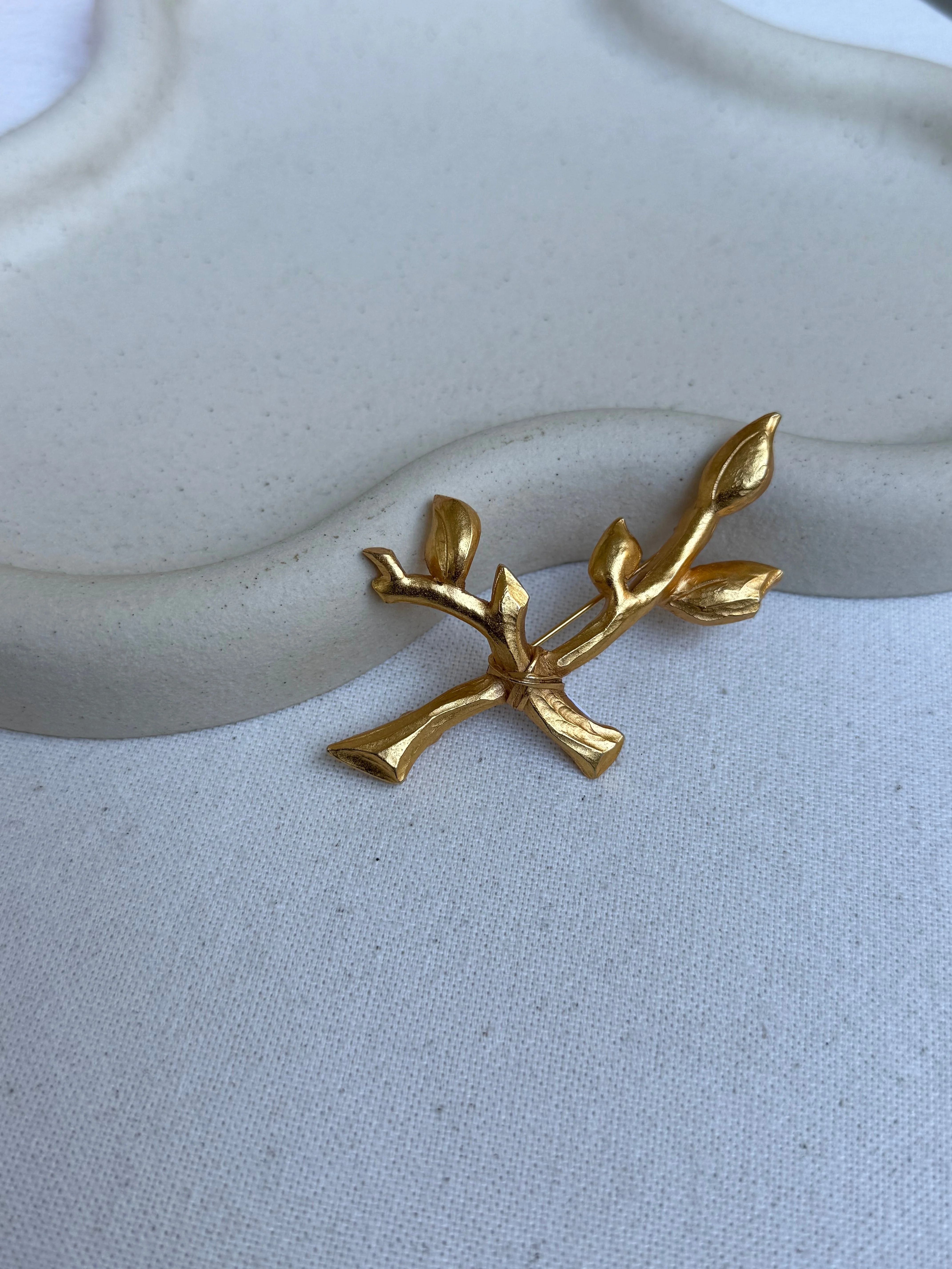 Broche Antigona Vintage - Feuilles Dorées - Image 2