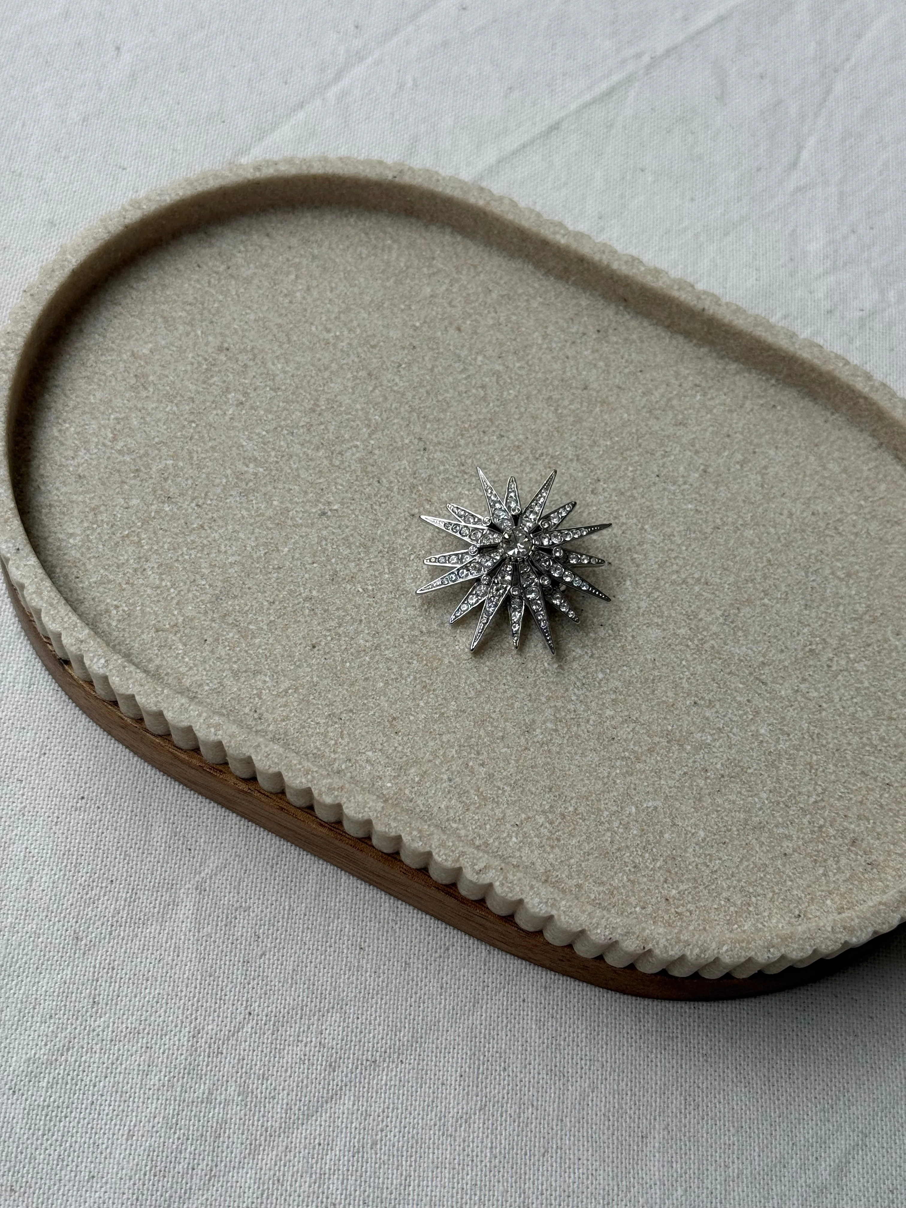 Broche Attwood & Sawyer Vintage - Étoile Scintillante Argentée - Image 2