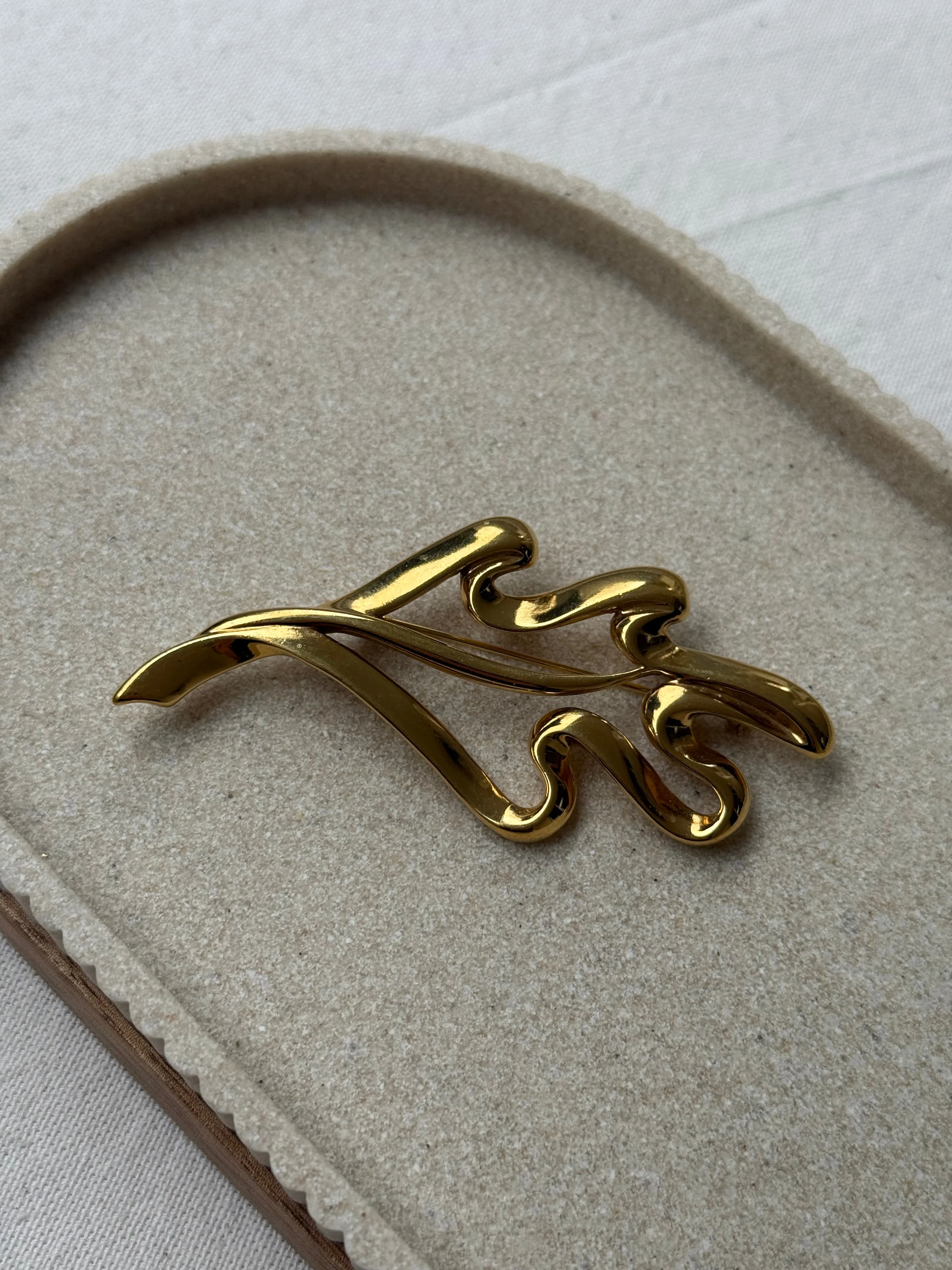 Broche Trifari Vintage - Feuillage Ajouré - Image 3